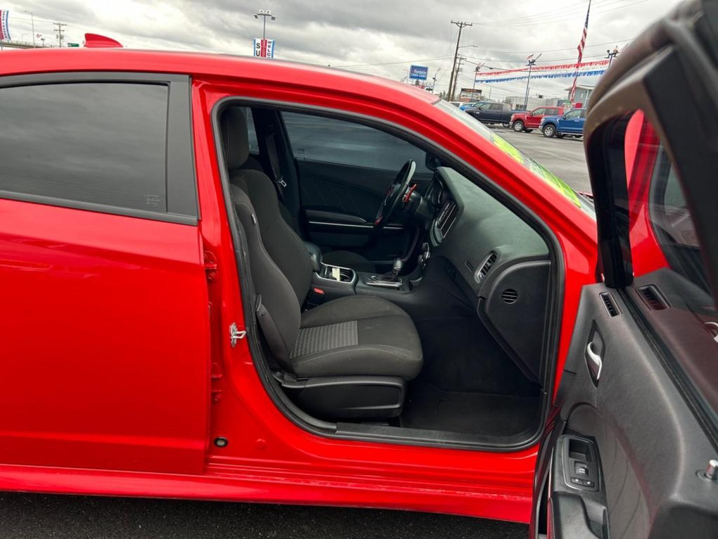 2020 RED DODGE CHARGER GT (2C3CDXMGXLH) with an 3.6L engine, Automatic transmission, located at 2525 S. Cushman, Fairbanks, AK, 99701, (907) 452-5707, 64.824036, -147.712311 - Photo#4