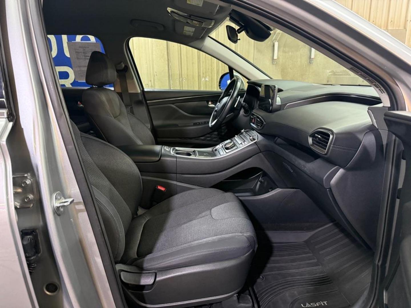 2023 SILVER HYUNDAI SANTA FE SEL (5NMS2DAJ9PH) with an 2.5L engine, Automatic transmission, located at 2525 S. Cushman, Fairbanks, AK, 99701, (907) 452-5707, 64.824036, -147.712311 - Photo#5