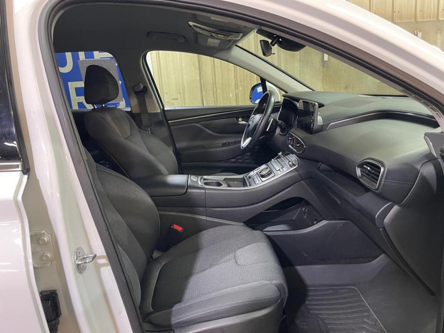 2023 WHITE HYUNDAI SANTA FE SEL (5NMS2DAJ4PH) with an 2.5L engine, Automatic transmission, located at 2525 S. Cushman, Fairbanks, AK, 99701, (907) 452-5707, 64.824036, -147.712311 - Photo#3