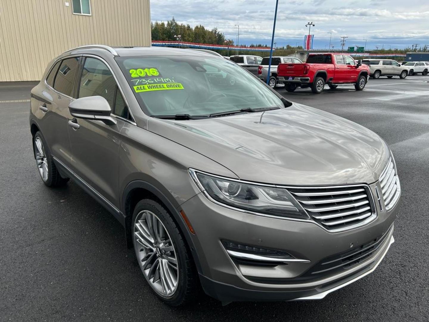 2016 BRONZE LINCOLN MKC RESERVE (5LMTJ3DH2GU) with an 2.3L engine, Automatic transmission, located at 2525 S. Cushman, Fairbanks, AK, 99701, (907) 452-5707, 64.824036, -147.712311 - Photo#1
