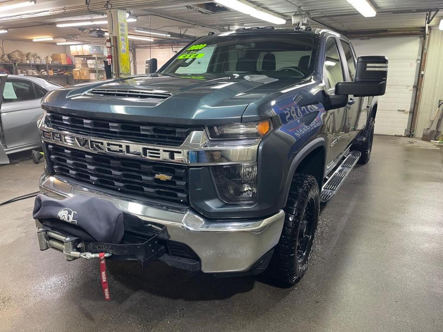 2020 GRAY CHEVROLET SILVERADO 2500 HEAVY DUTY LT (1GC4YNE77LF) with an 6.6L engine, Automatic transmission, located at 2525 S. Cushman, Fairbanks, AK, 99701, (907) 452-5707, 64.824036, -147.712311 - Photo#1