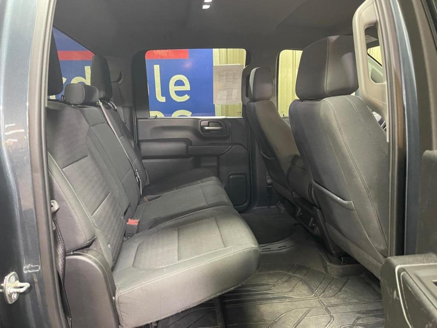 2020 GRAY CHEVROLET SILVERADO 2500 HEAVY DUTY LT (1GC4YNE77LF) with an 6.6L engine, Automatic transmission, located at 2525 S. Cushman, Fairbanks, AK, 99701, (907) 452-5707, 64.824036, -147.712311 - Photo#4