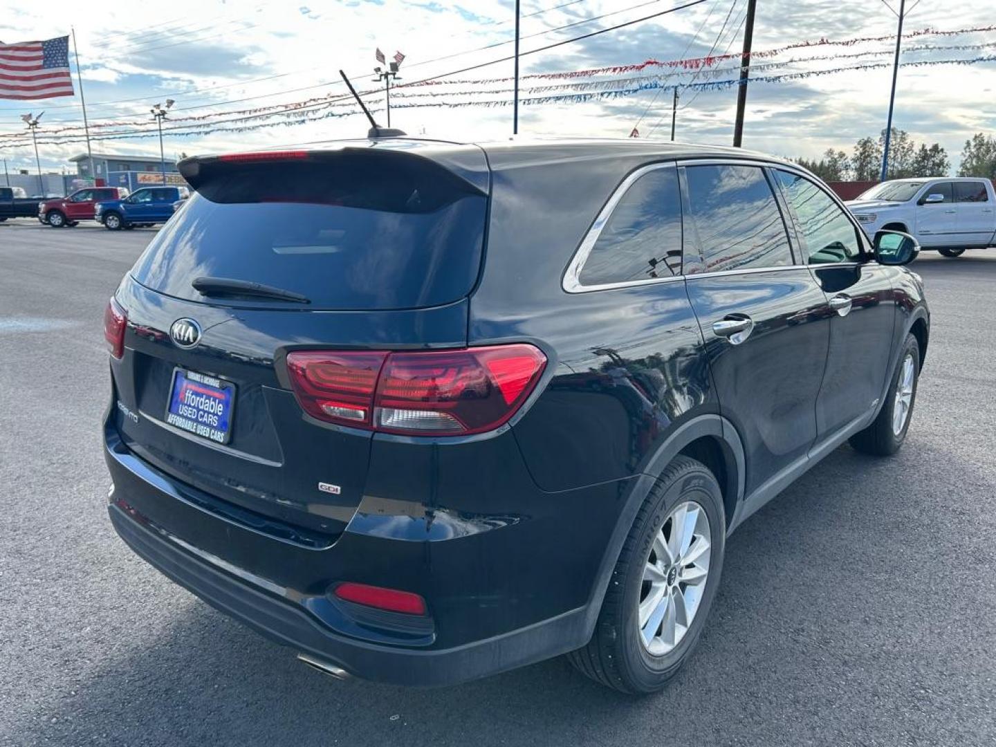 2019 BLACK KIA SORENTO L (5XYPGDA30KG) with an 2.4L engine, Automatic transmission, located at 2525 S. Cushman, Fairbanks, AK, 99701, (907) 452-5707, 64.824036, -147.712311 - Photo#2