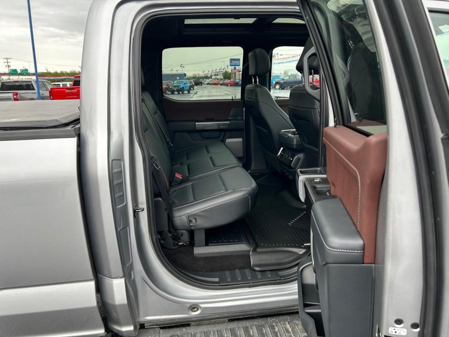 2021 SILVER FORD F150 SUPERCREW (1FTFW1ED8MF) with an 3.5L engine, Automatic transmission, located at 2525 S. Cushman, Fairbanks, AK, 99701, (907) 452-5707, 64.824036, -147.712311 - Photo#5