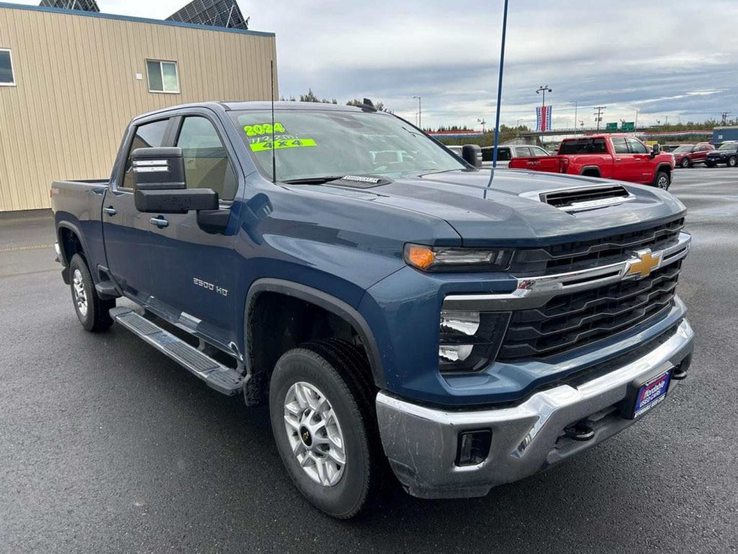 2024 BLUE CHEVROLET SILVERADO 2500 HEAVY DUTY LT (2GC4YNEY2R1) with an 6.6L engine, Automatic transmission, located at 2525 S. Cushman, Fairbanks, AK, 99701, (907) 452-5707, 64.824036, -147.712311 - Photo#1