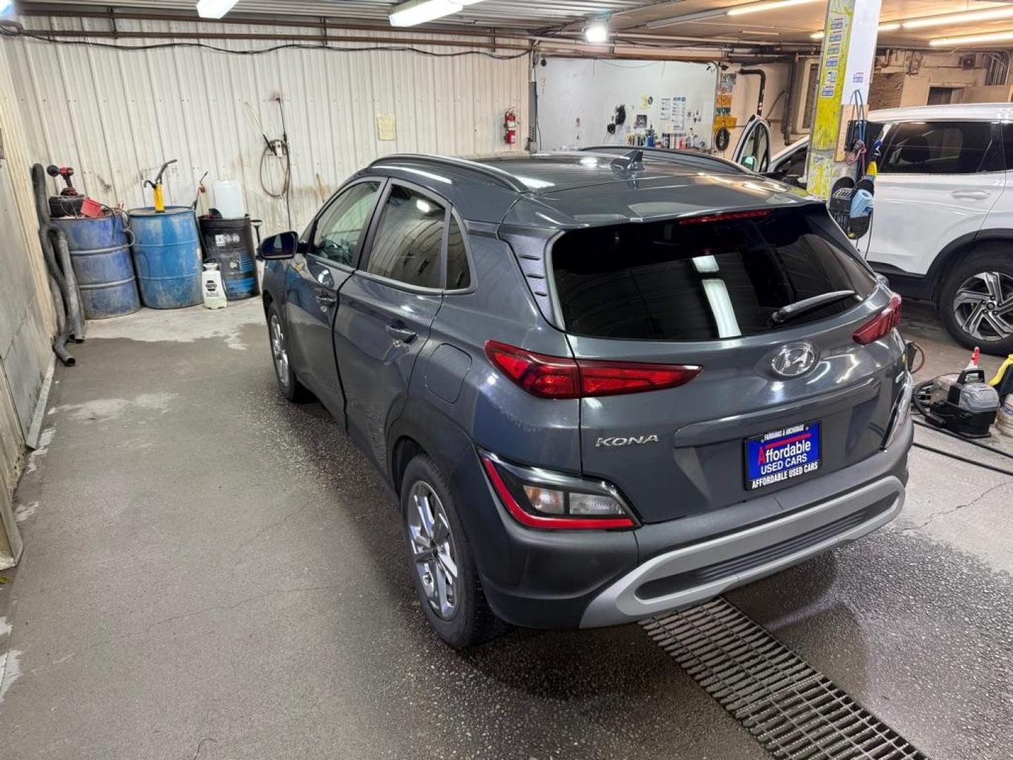 2023 GRAY HYUNDAI KONA SEL (KM8K6CAB8PU) with an 2.0L engine, Continuously Variable transmission, located at 2525 S. Cushman, Fairbanks, AK, 99701, (907) 452-5707, 64.824036, -147.712311 - Photo#2