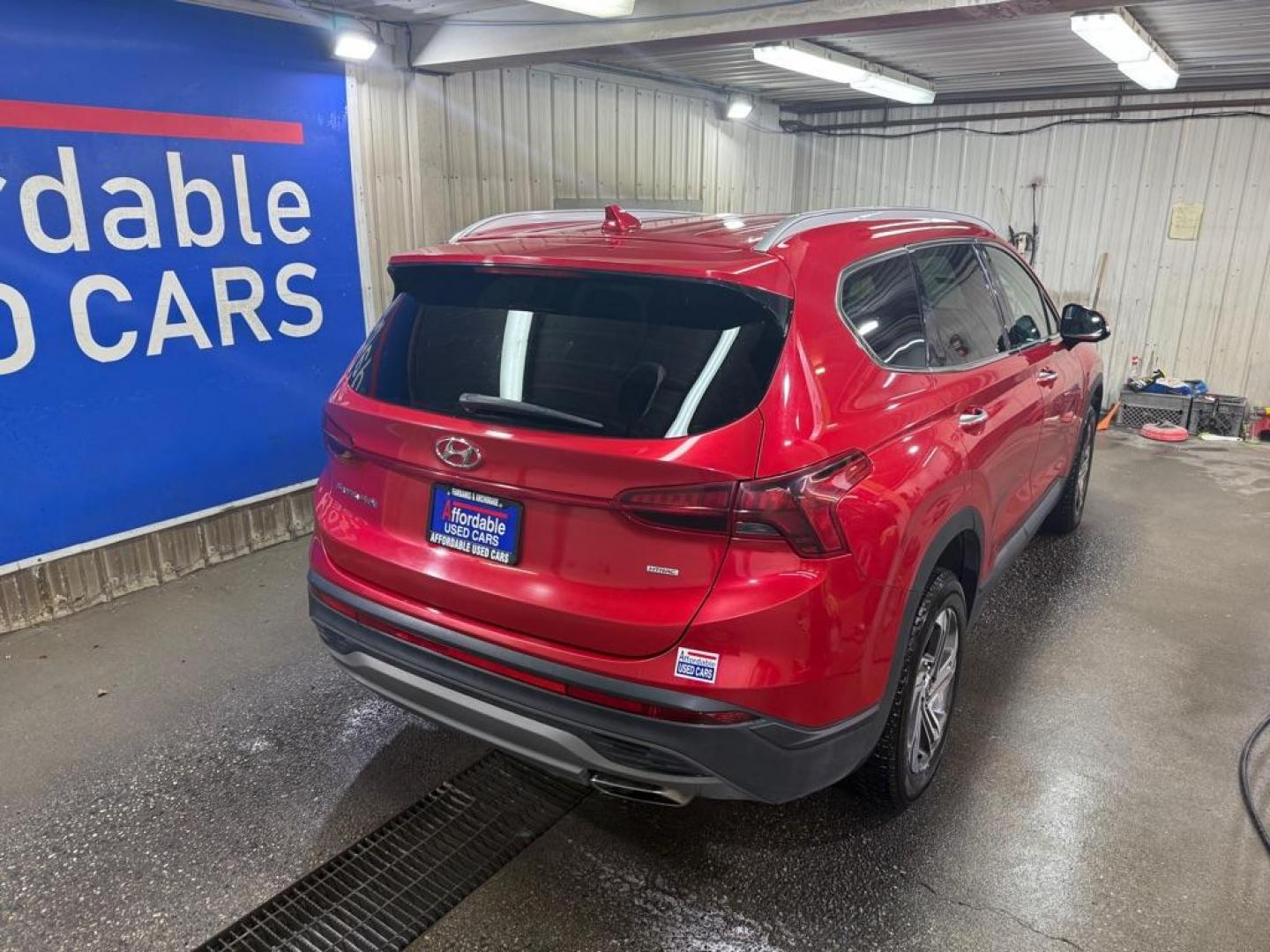 2023 RED HYUNDAI SANTA FE SEL (5NMS2DAJ0PH) with an 2.5L engine, Automatic transmission, located at 2525 S. Cushman, Fairbanks, AK, 99701, (907) 452-5707, 64.824036, -147.712311 - Photo#3
