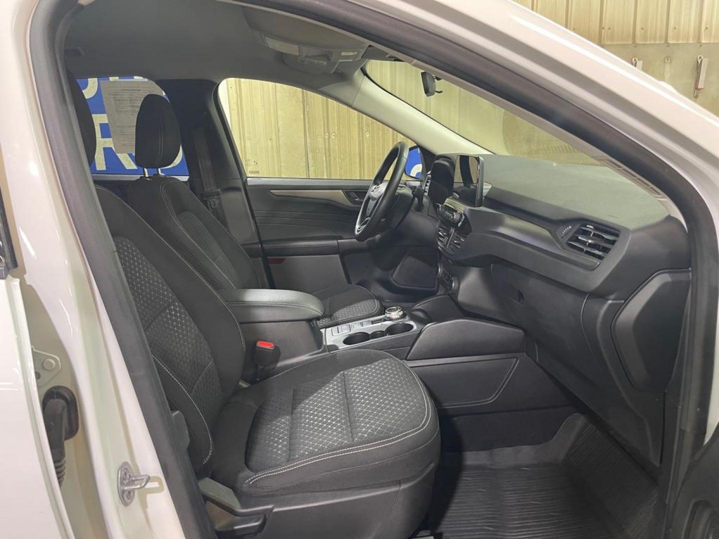 2023 WHITE FORD ESCAPE ACTIVE (1FMCU9GN9PU) with an 1.5L engine, Automatic transmission, located at 2525 S. Cushman, Fairbanks, AK, 99701, (907) 452-5707, 64.824036, -147.712311 - Photo#3