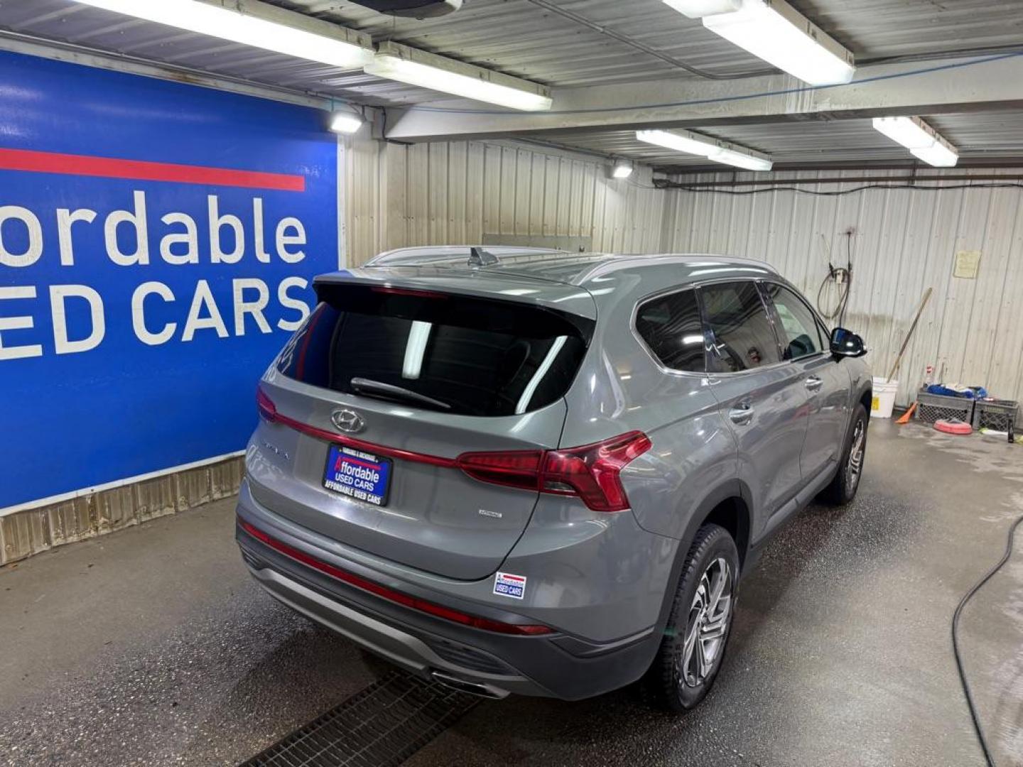 2023 GRAY HYUNDAI SANTA FE SEL (5NMS2DAJ6PH) with an 2.5L engine, Automatic transmission, located at 2525 S. Cushman, Fairbanks, AK, 99701, (907) 452-5707, 64.824036, -147.712311 - Photo#3
