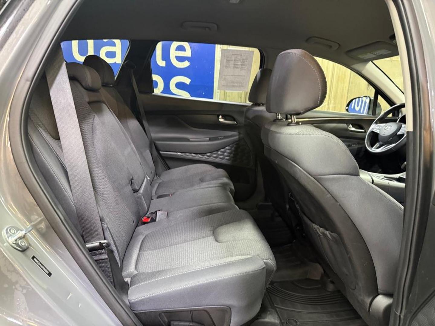 2023 GRAY HYUNDAI SANTA FE SEL (5NMS2DAJ6PH) with an 2.5L engine, Automatic transmission, located at 2525 S. Cushman, Fairbanks, AK, 99701, (907) 452-5707, 64.824036, -147.712311 - Photo#4