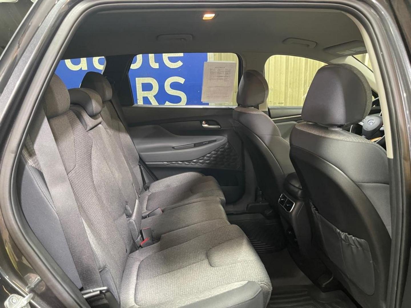 2023 GRAY HYUNDAI SANTA FE SEL (5NMS2DAJ6PH) with an 2.5L engine, Automatic transmission, located at 2525 S. Cushman, Fairbanks, AK, 99701, (907) 452-5707, 64.824036, -147.712311 - Photo#4