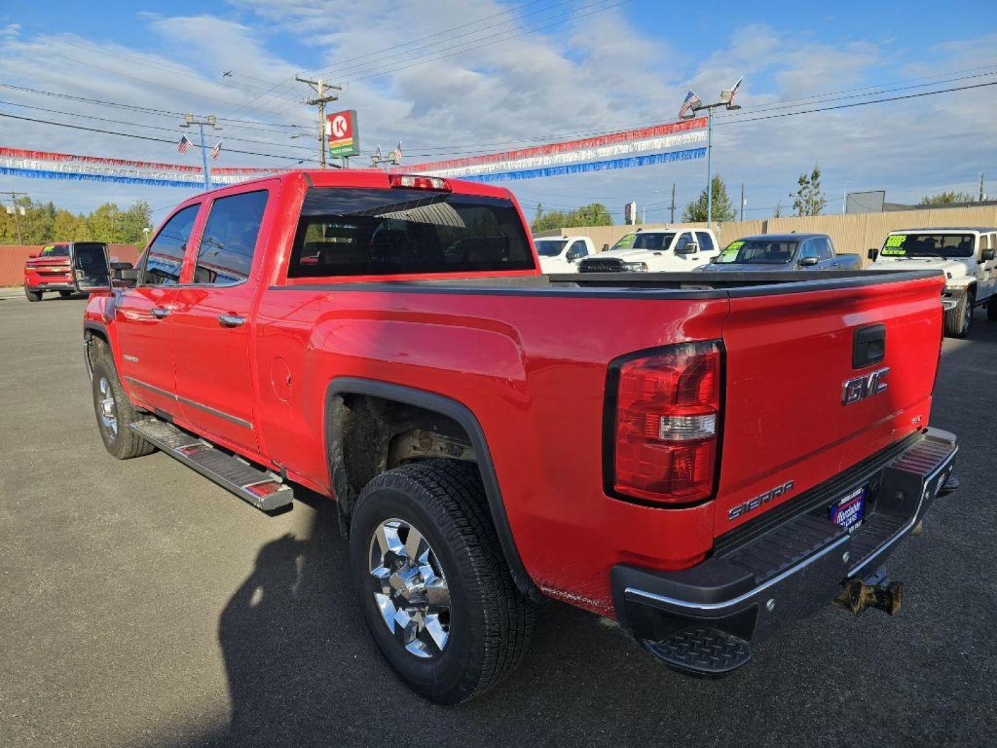 2019 RED GMC SIERRA 2500 SLT (1GT12REY2KF) with an 6.6L engine, Automatic transmission, located at 2525 S. Cushman, Fairbanks, AK, 99701, (907) 452-5707, 64.824036, -147.712311 - Photo#3