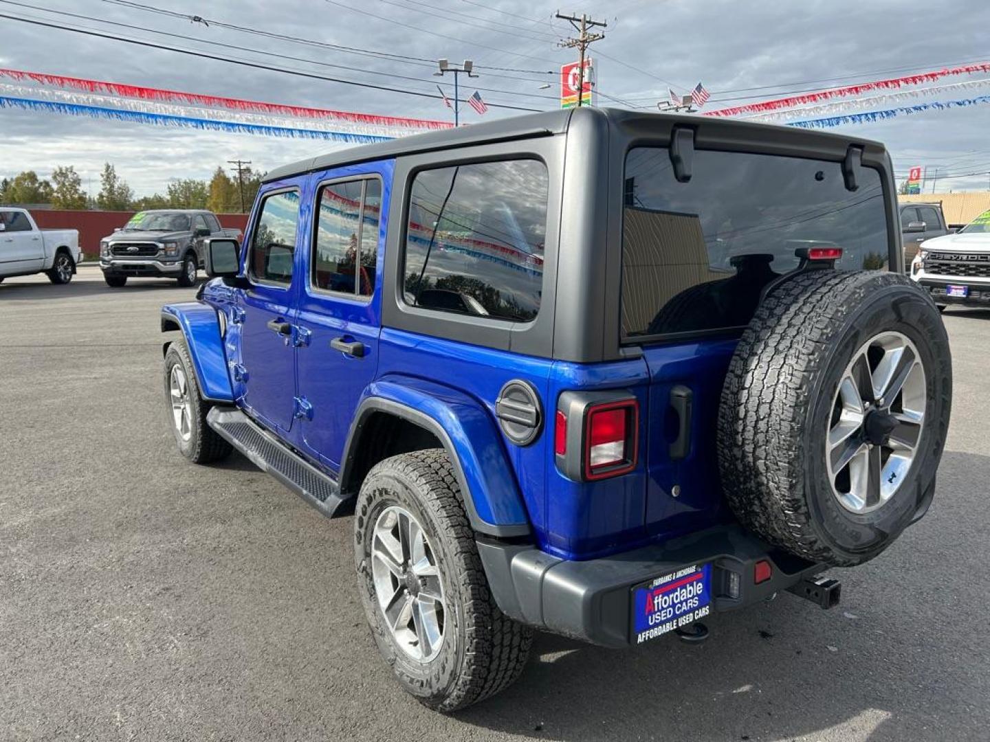 2019 BLUE JEEP WRANGLER UNLIMI SAHARA (1C4HJXEGXKW) with an 3.6L engine, Automatic transmission, located at 2525 S. Cushman, Fairbanks, AK, 99701, (907) 452-5707, 64.824036, -147.712311 - Photo#3
