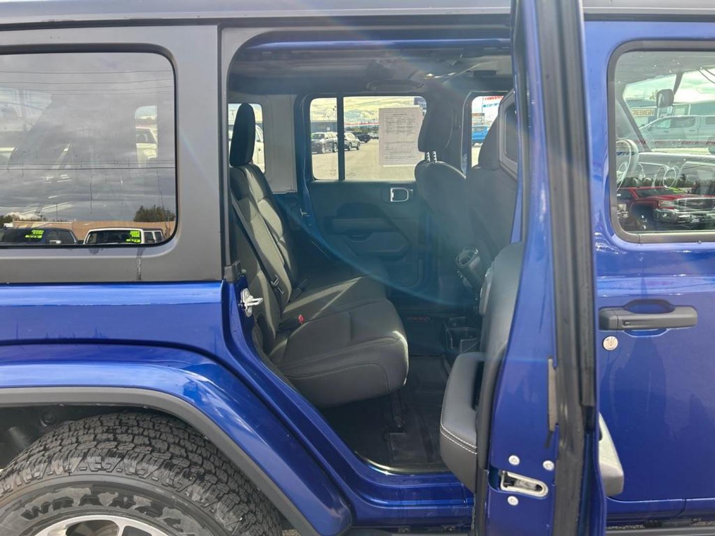 2019 BLUE JEEP WRANGLER UNLIMI SAHARA (1C4HJXEGXKW) with an 3.6L engine, Automatic transmission, located at 2525 S. Cushman, Fairbanks, AK, 99701, (907) 452-5707, 64.824036, -147.712311 - Photo#5
