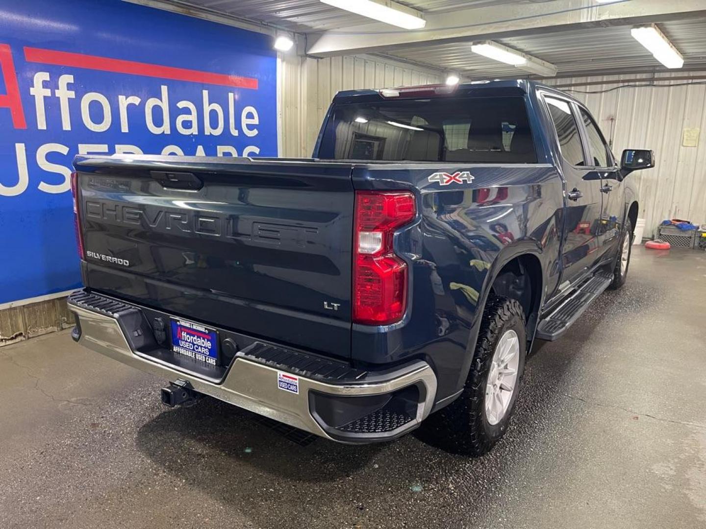 2021 BLUE CHEVROLET SILVERADO 1500 LT (3GCUYDEDXMG) with an 5.3L engine, Automatic transmission, located at 2525 S. Cushman, Fairbanks, AK, 99701, (907) 452-5707, 64.824036, -147.712311 - Photo#2