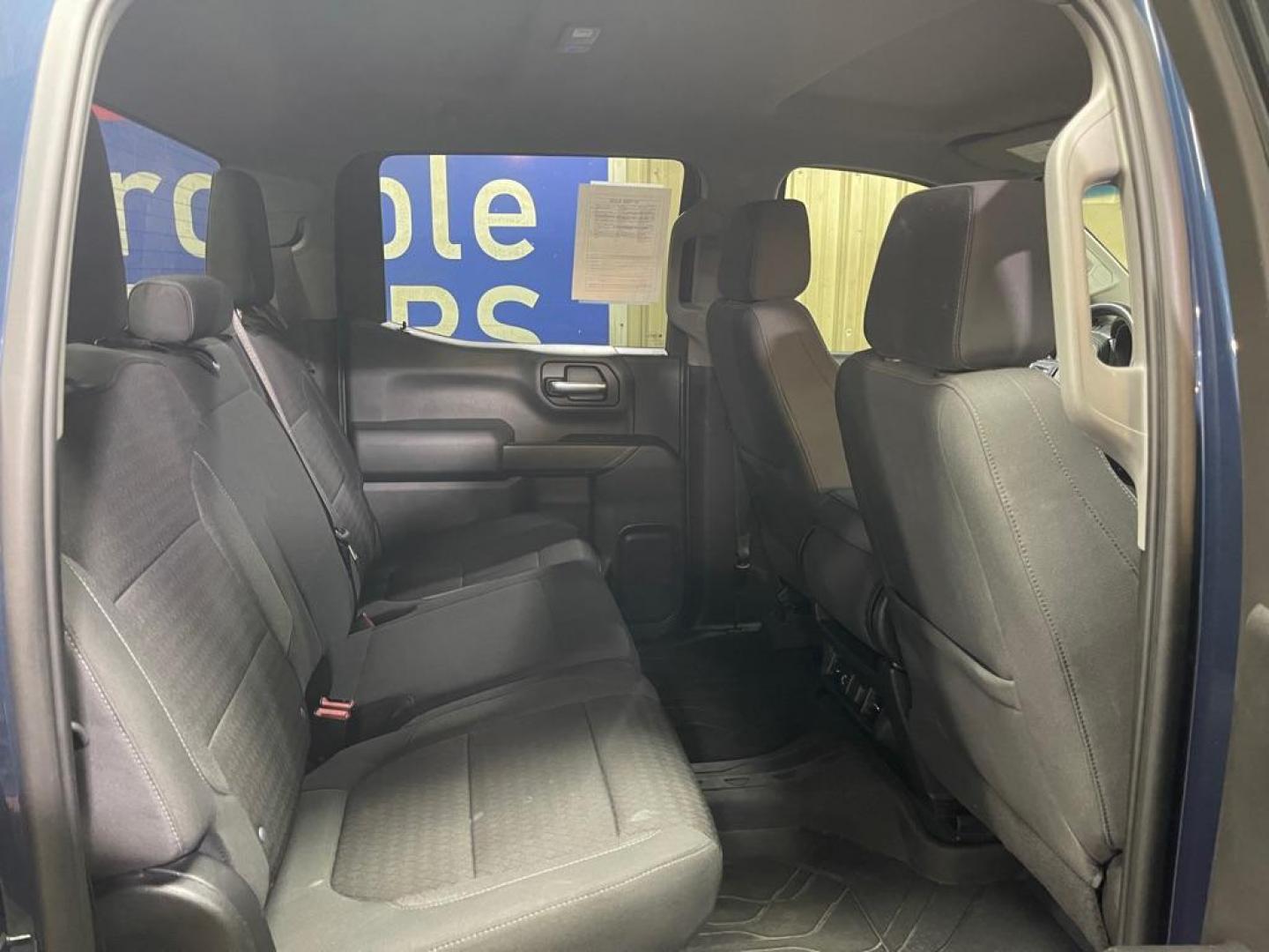 2021 BLUE CHEVROLET SILVERADO 1500 LT (3GCUYDEDXMG) with an 5.3L engine, Automatic transmission, located at 2525 S. Cushman, Fairbanks, AK, 99701, (907) 452-5707, 64.824036, -147.712311 - Photo#4