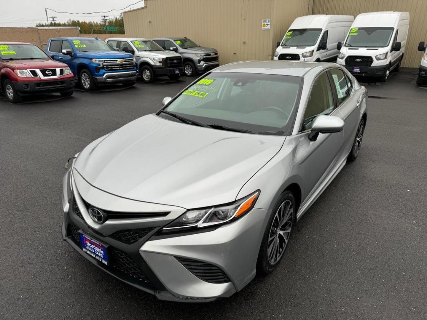 2019 SILVER TOYOTA CAMRY SE SE (4T1B11HK9KU) with an 2.5L engine, Automatic transmission, located at 2525 S. Cushman, Fairbanks, AK, 99701, (907) 452-5707, 64.824036, -147.712311 - Photo#1