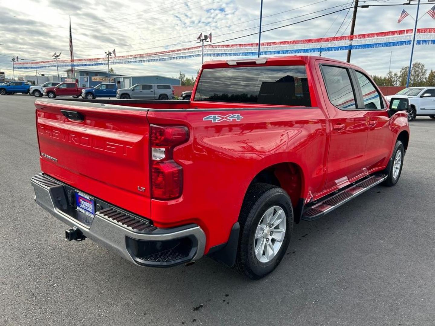2023 RED CHEVROLET SILVERADO 1500 LT (1GCUDDED4PZ) with an 5.3L engine, Automatic transmission, located at 2525 S. Cushman, Fairbanks, AK, 99701, (907) 452-5707, 64.824036, -147.712311 - Photo#2