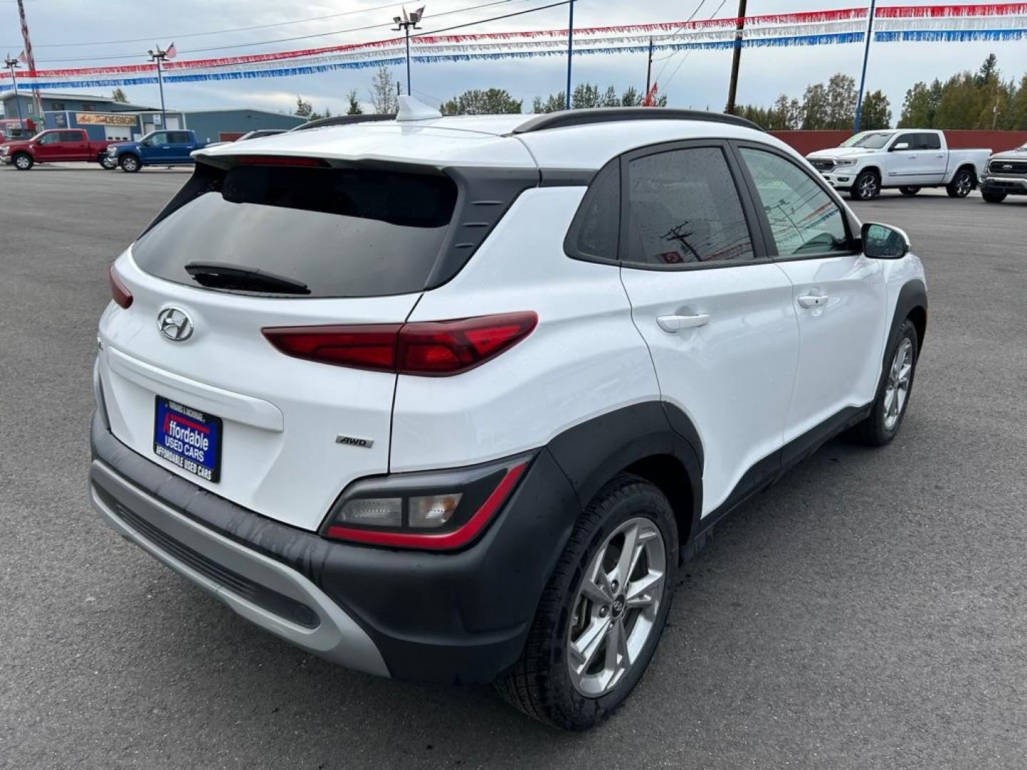 2023 WHITE HYUNDAI KONA SEL (KM8K6CAB3PU) with an 2.0L engine, Continuously Variable transmission, located at 2525 S. Cushman, Fairbanks, AK, 99701, (907) 452-5707, 64.824036, -147.712311 - Photo#2