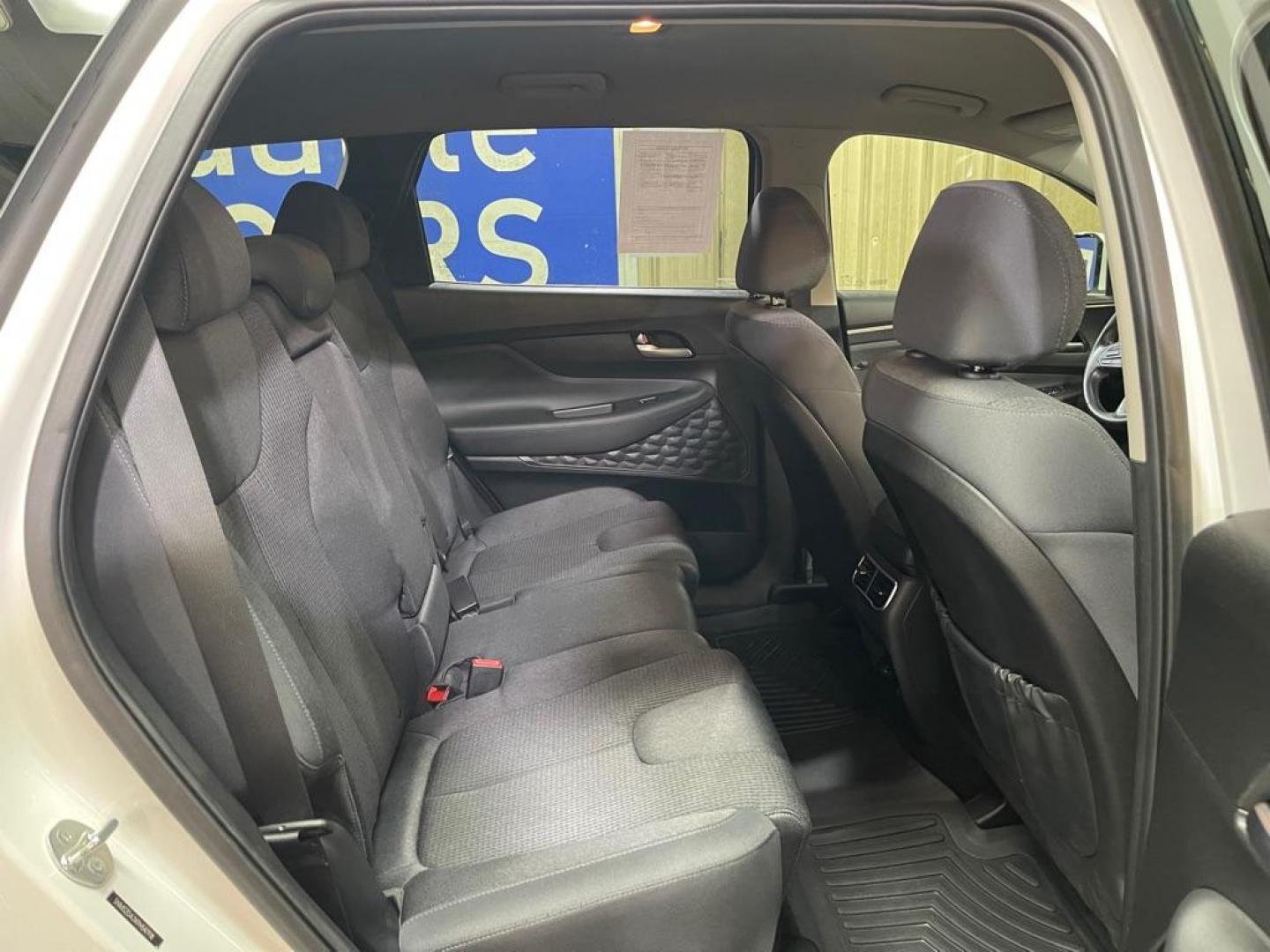 2023 WHITE HYUNDAI SANTA FE SEL (5NMS2DAJXPH) with an 2.5L engine, Automatic transmission, located at 2525 S. Cushman, Fairbanks, AK, 99701, (907) 452-5707, 64.824036, -147.712311 - Photo#4