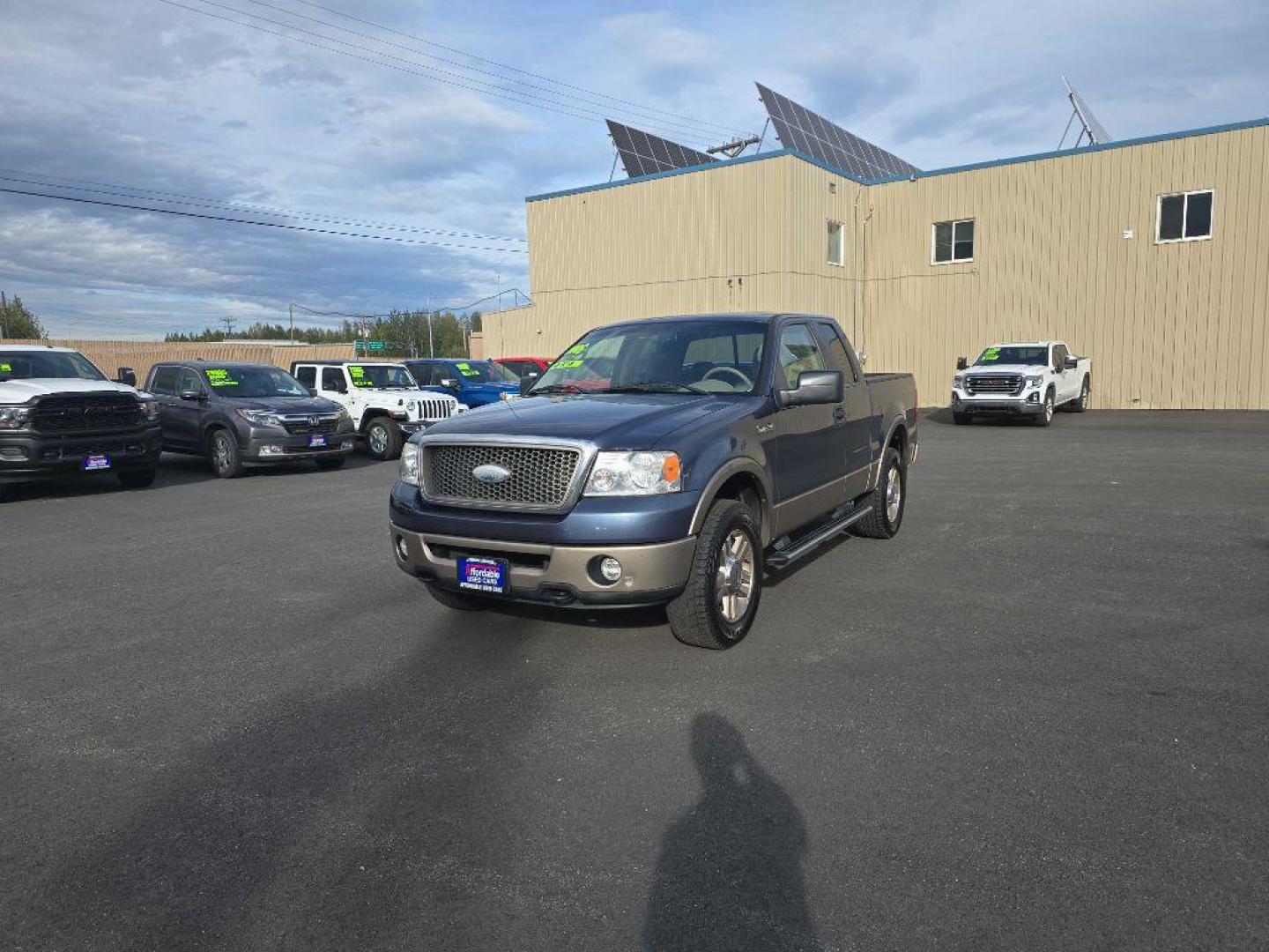 2006 BLUE FORD F150 LARIAT (1FTPX14556K) with an 5.4L engine, Automatic transmission, located at 2525 S. Cushman, Fairbanks, AK, 99701, (907) 452-5707, 64.824036, -147.712311 - Photo#0