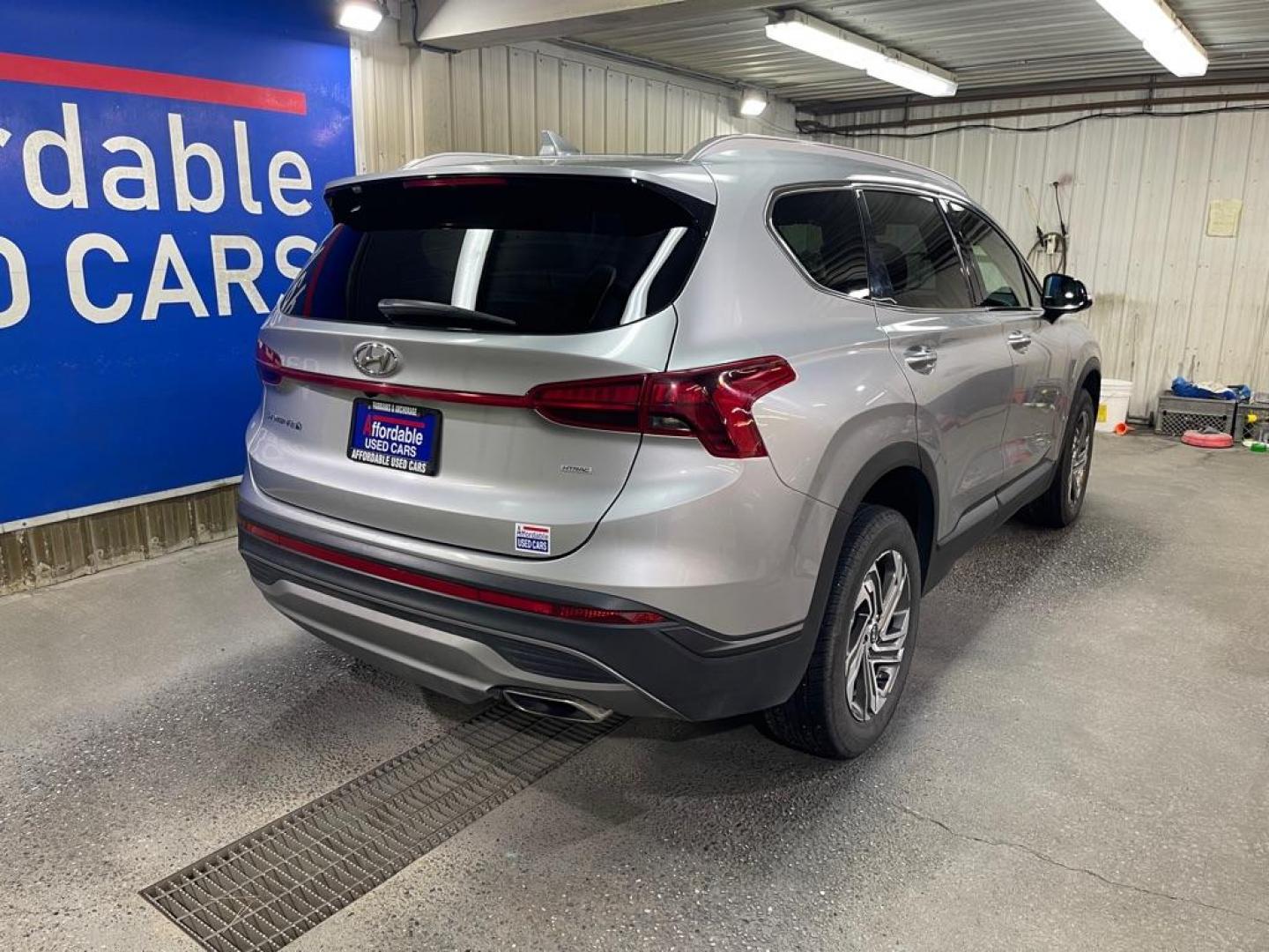 2023 SILVER HYUNDAI SANTA FE SEL (5NMS2DAJXPH) with an 2.5L engine, Automatic transmission, located at 2525 S. Cushman, Fairbanks, AK, 99701, (907) 452-5707, 64.824036, -147.712311 - Photo#2