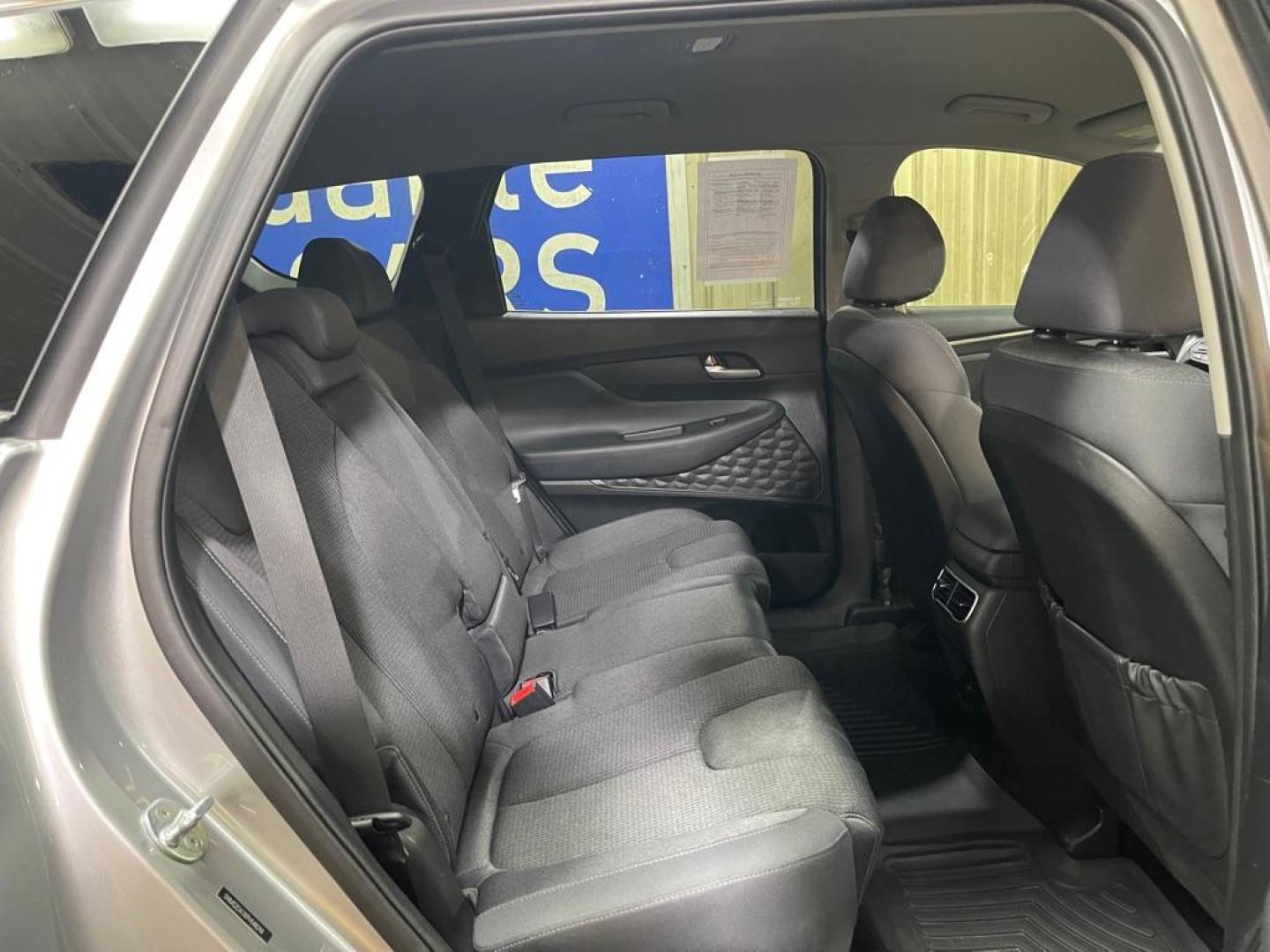 2023 SILVER HYUNDAI SANTA FE SEL (5NMS2DAJXPH) with an 2.5L engine, Automatic transmission, located at 2525 S. Cushman, Fairbanks, AK, 99701, (907) 452-5707, 64.824036, -147.712311 - Photo#4