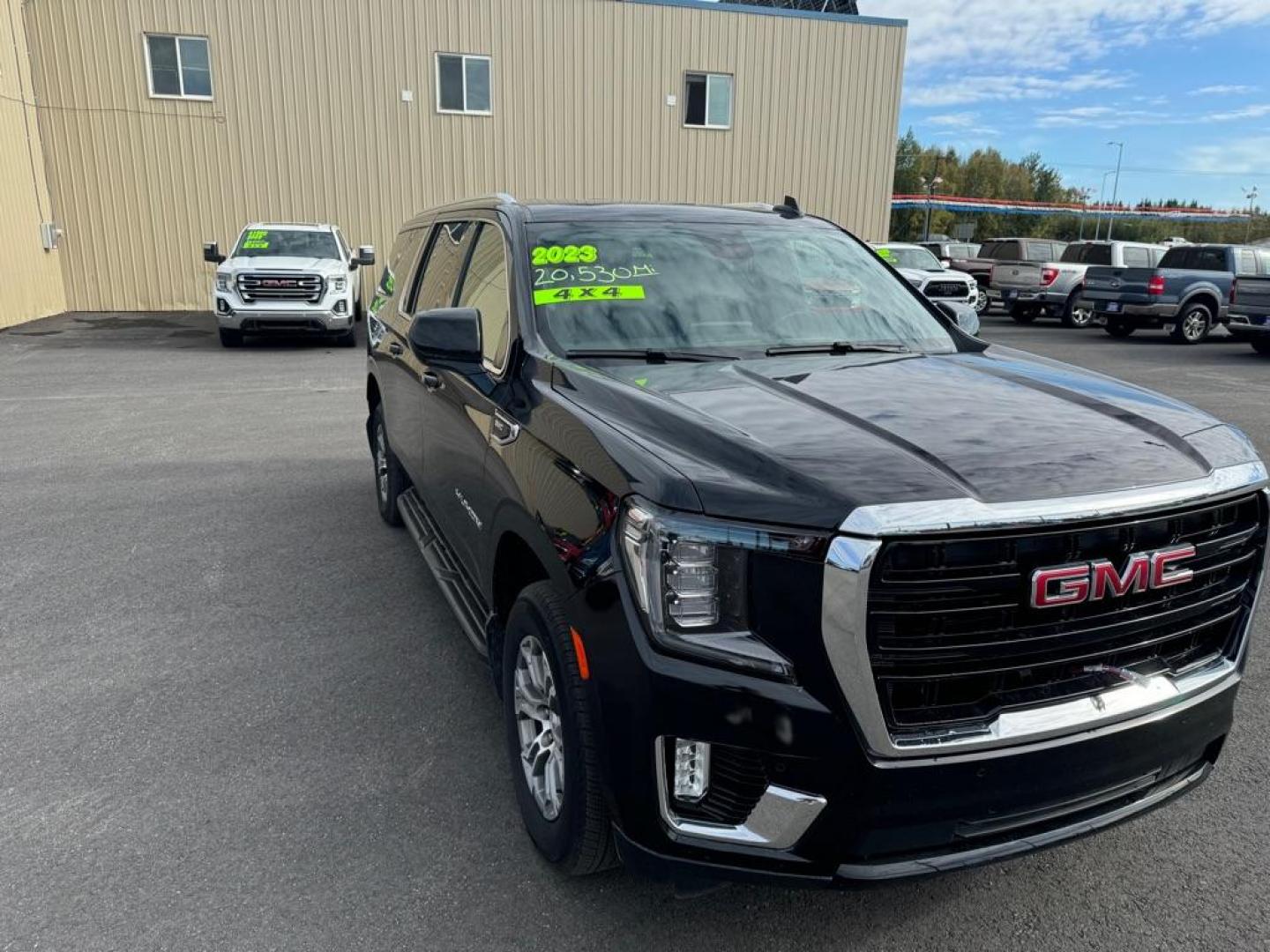 2023 BLACK GMC YUKON XL 1500 SLE (1GKS2FKD5PR) with an 5.3L engine, Automatic transmission, located at 2525 S. Cushman, Fairbanks, AK, 99701, (907) 452-5707, 64.824036, -147.712311 - Photo#0