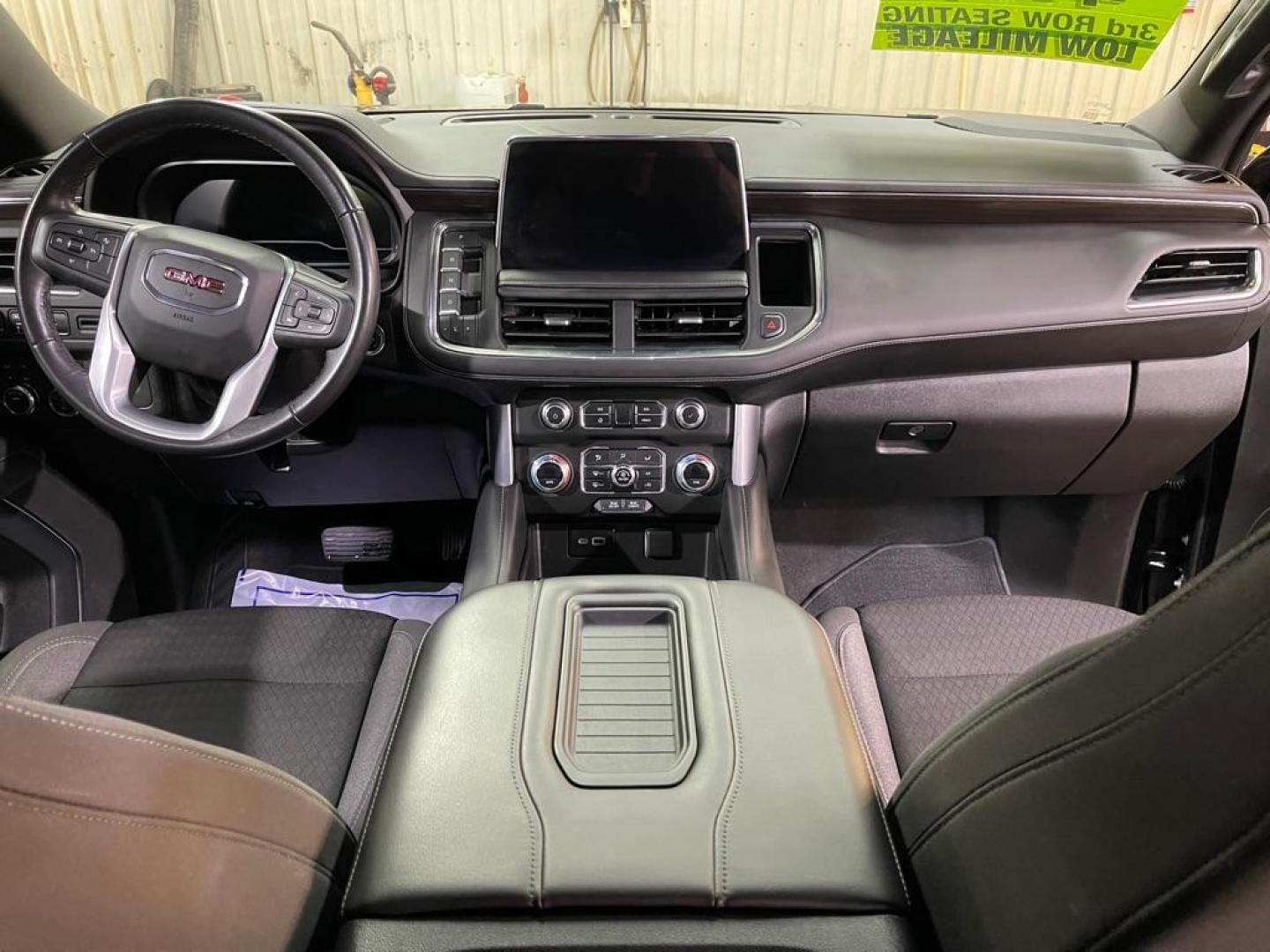 2023 BLACK GMC YUKON XL 1500 SLE (1GKS2FKD5PR) with an 5.3L engine, Automatic transmission, located at 2525 S. Cushman, Fairbanks, AK, 99701, (907) 452-5707, 64.824036, -147.712311 - Photo#4