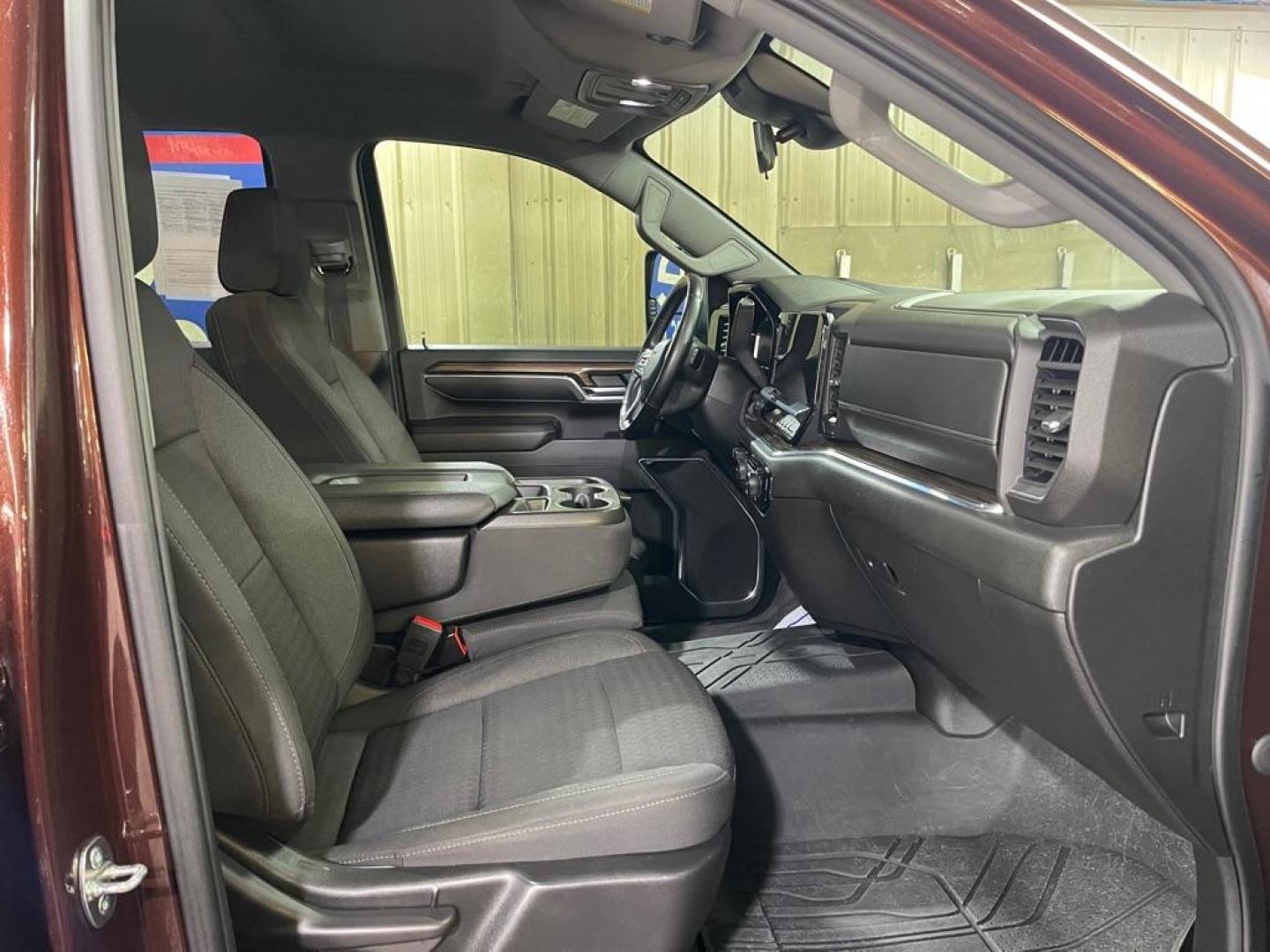 2024 BLACK CHEVROLET SILVERADO 2500 HEAVY DUTY LT (1GC4YNE71RF) with an 6.6L engine, Automatic transmission, located at 2525 S. Cushman, Fairbanks, AK, 99701, (907) 452-5707, 64.824036, -147.712311 - Photo#3