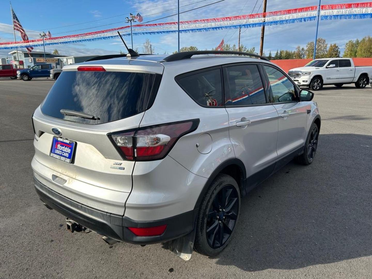 2018 SLIVER FORD ESCAPE SE (1FMCU9GD9JU) with an 1.5L engine, Automatic transmission, located at 2525 S. Cushman, Fairbanks, AK, 99701, (907) 452-5707, 64.824036, -147.712311 - Photo#2