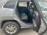 2022 GRAY JEEP CHEROKEE LATITUDE LUX (1C4PJMMXXND) with an 3.2L engine, Automatic transmission, located at 2525 S. Cushman, Fairbanks, AK, 99701, (907) 452-5707, 64.824036, -147.712311 - Photo#5