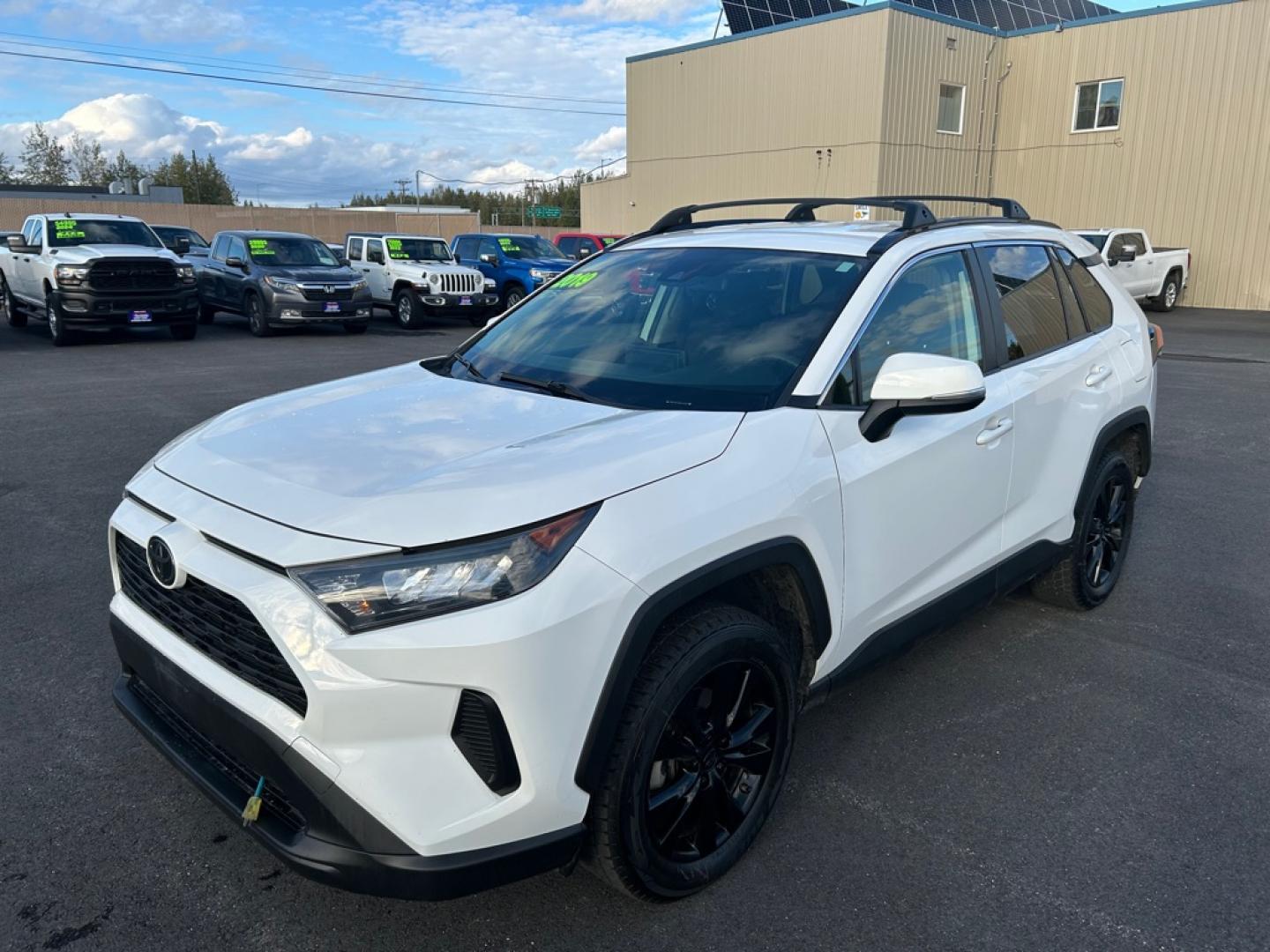 2019 WHITE TOYOTA RAV4 LE LE (JTMG1RFV0KD) with an 2.5L engine, Automatic transmission, located at 2525 S. Cushman, Fairbanks, AK, 99701, (907) 452-5707, 64.824036, -147.712311- Photo#0