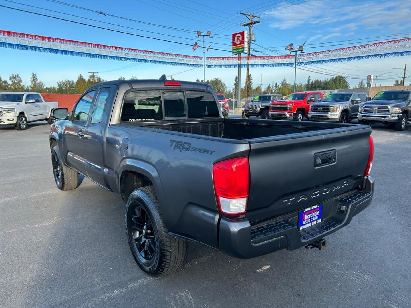 2017 GRAY TOYOTA TACOMA ACCESS CAB (5TFSX5EN0HX) with an 2.7L engine, 5-Speed Manual transmission, located at 2525 S. Cushman, Fairbanks, AK, 99701, (907) 452-5707, 64.824036, -147.712311 - Photo#3