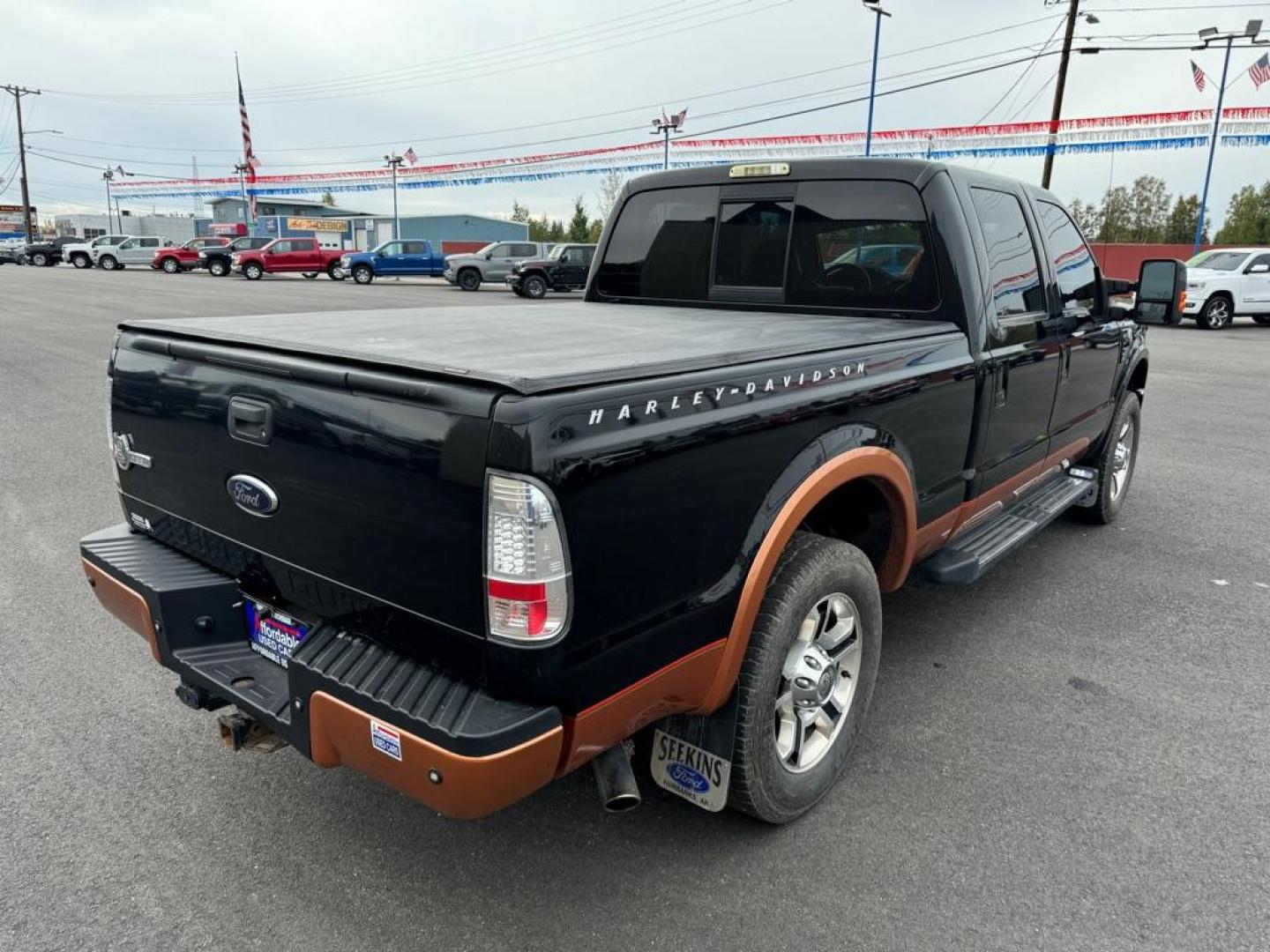 2008 BLACK FORD F250 SUPER DUTY (1FTSW21Y18E) with an 6.8L engine, Automatic transmission, located at 2525 S. Cushman, Fairbanks, AK, 99701, (907) 452-5707, 64.824036, -147.712311 - Photo#2