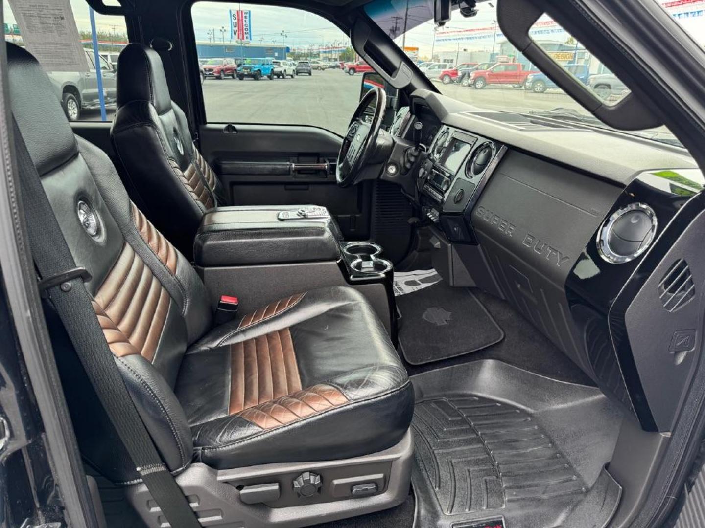2008 BLACK FORD F250 SUPER DUTY (1FTSW21Y18E) with an 6.8L engine, Automatic transmission, located at 2525 S. Cushman, Fairbanks, AK, 99701, (907) 452-5707, 64.824036, -147.712311 - Photo#4