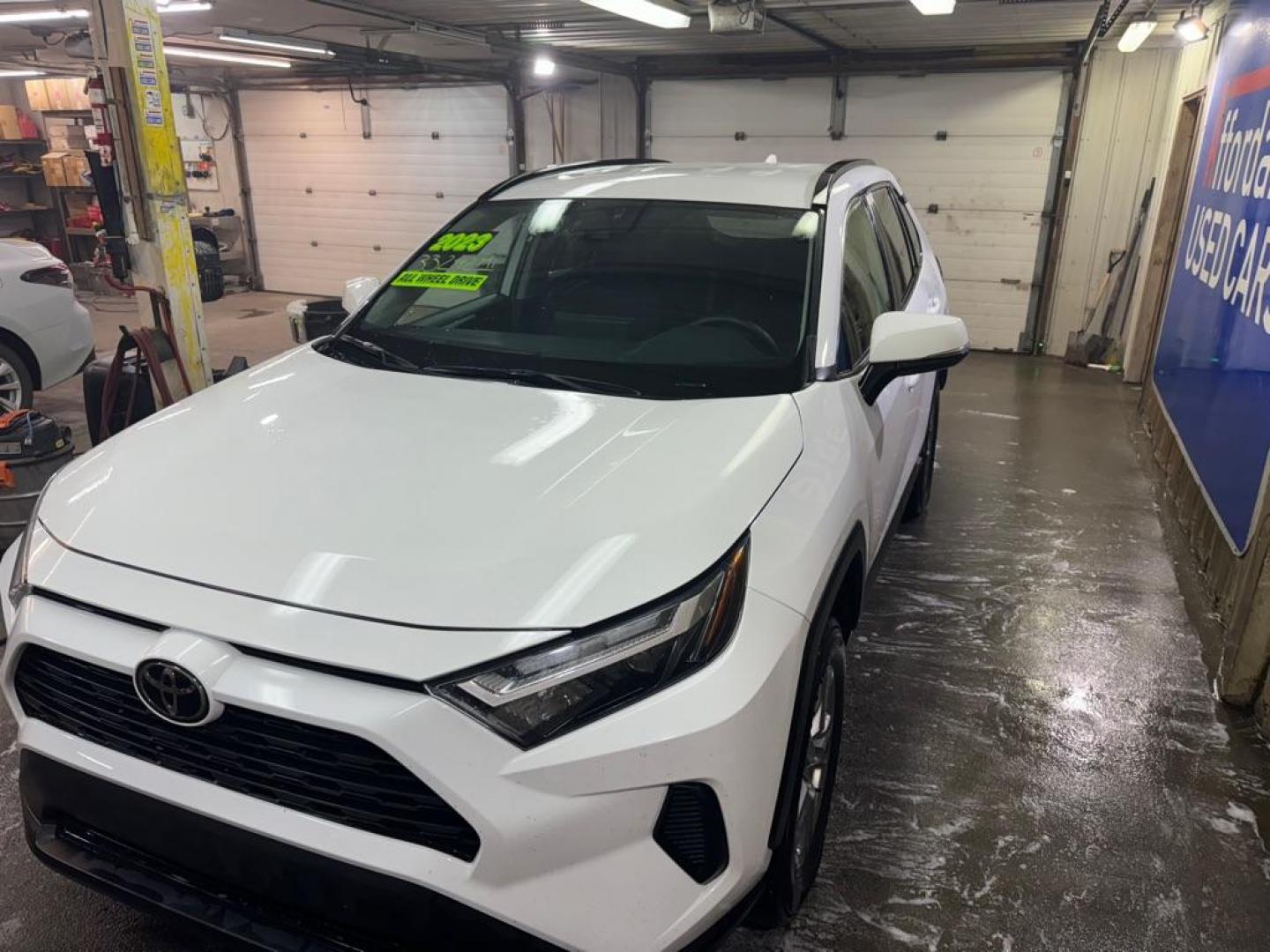 2023 WHITE TOYOTA RAV4 XLE XLE (2T3P1RFV8PW) with an 2.5L engine, Automatic transmission, located at 2525 S. Cushman, Fairbanks, AK, 99701, (907) 452-5707, 64.824036, -147.712311 - Photo#1