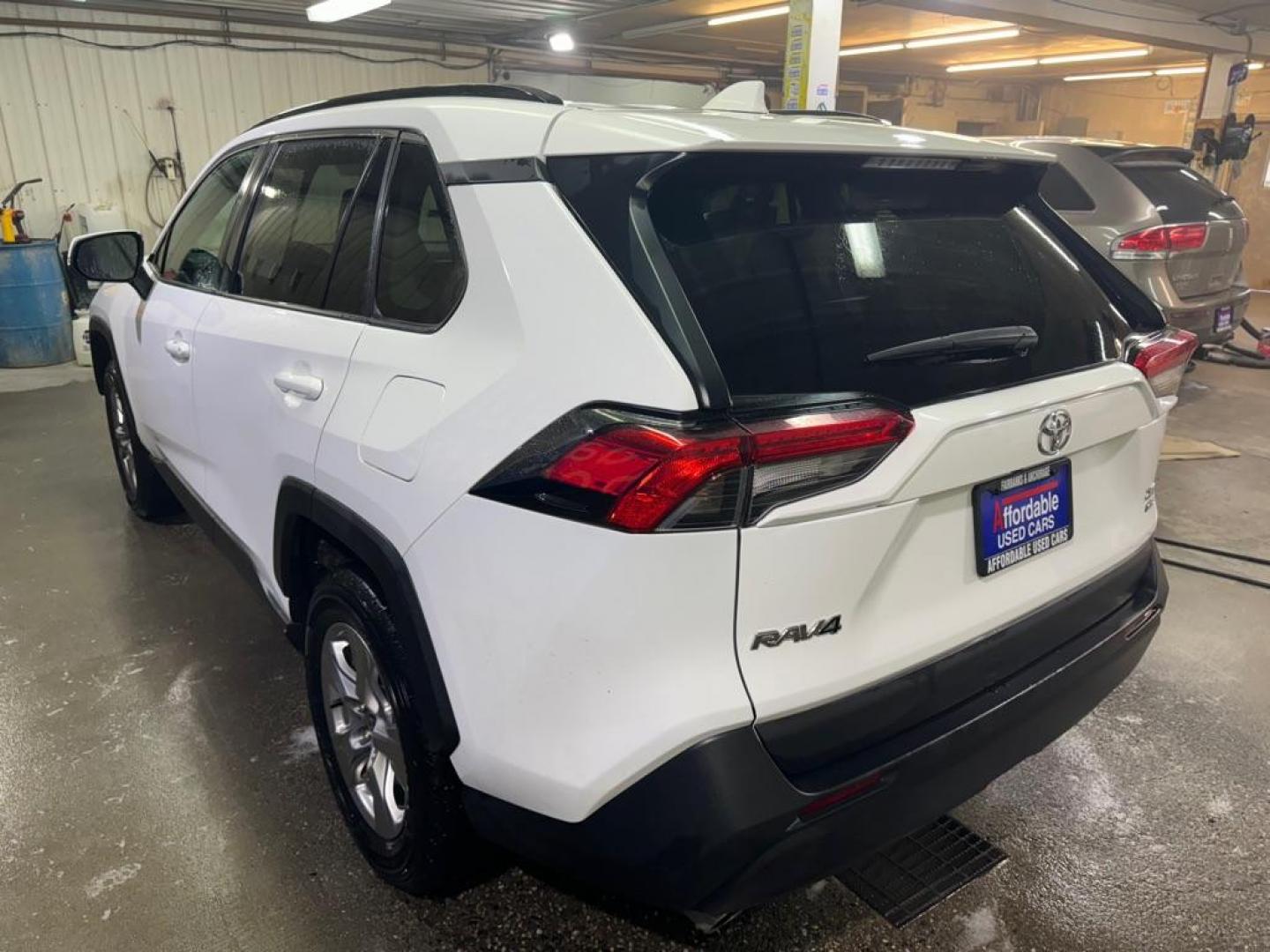 2023 WHITE TOYOTA RAV4 XLE XLE (2T3P1RFV3PW) with an 2.5L engine, Automatic transmission, located at 2525 S. Cushman, Fairbanks, AK, 99701, (907) 452-5707, 64.824036, -147.712311 - Photo#3