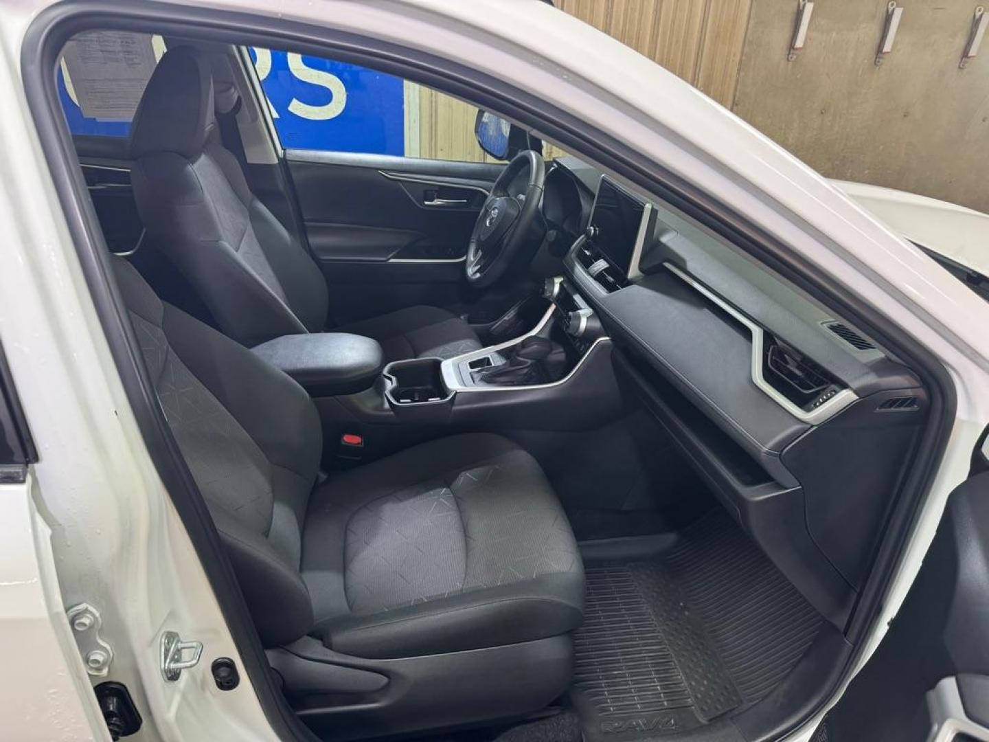 2023 WHITE TOYOTA RAV4 XLE XLE (2T3P1RFV3PW) with an 2.5L engine, Automatic transmission, located at 2525 S. Cushman, Fairbanks, AK, 99701, (907) 452-5707, 64.824036, -147.712311 - Photo#4