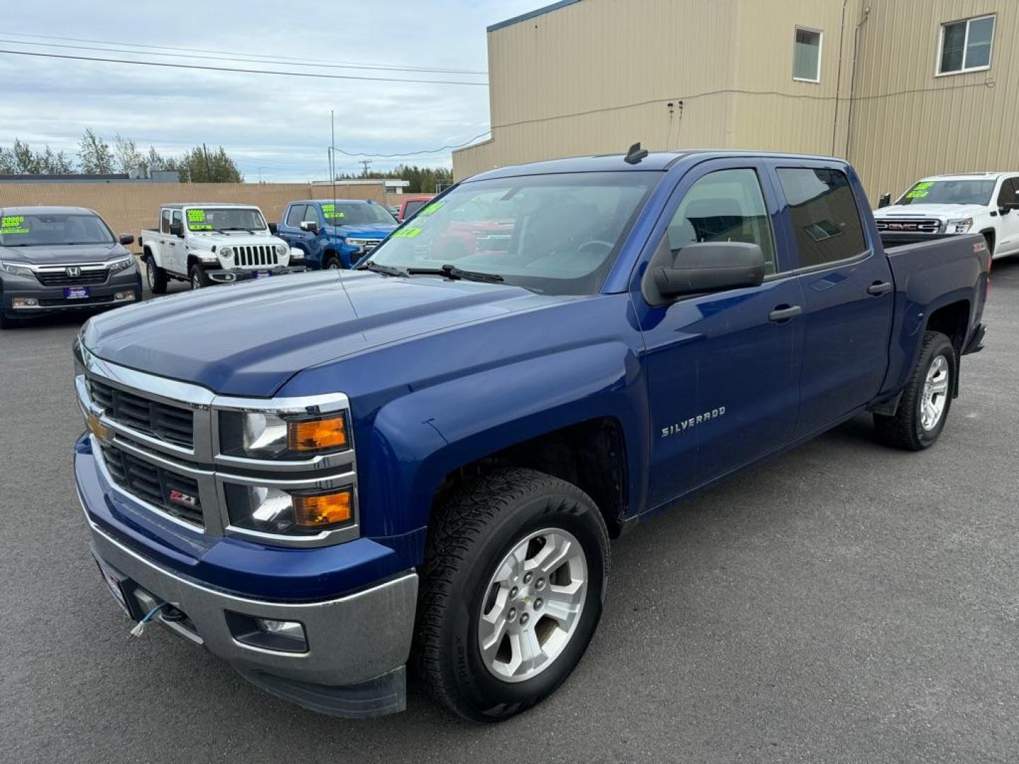 2014 BLUE CHEVROLET SILVERADO 1500 LT (3GCUKREC5EG) with an 5.3L engine, Automatic transmission, located at 2525 S. Cushman, Fairbanks, AK, 99701, (907) 452-5707, 64.824036, -147.712311 - Photo#1
