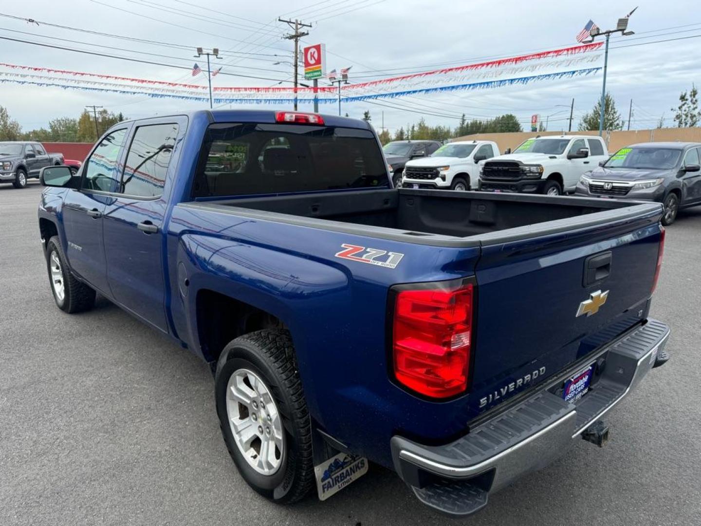 2014 BLUE CHEVROLET SILVERADO 1500 LT (3GCUKREC5EG) with an 5.3L engine, Automatic transmission, located at 2525 S. Cushman, Fairbanks, AK, 99701, (907) 452-5707, 64.824036, -147.712311 - Photo#2