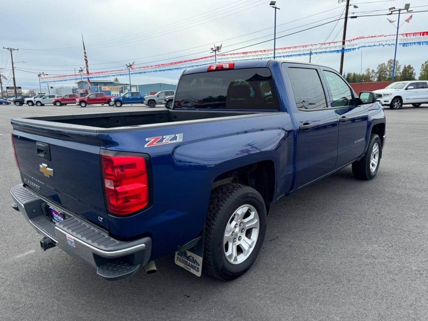 2014 BLUE CHEVROLET SILVERADO 1500 LT (3GCUKREC5EG) with an 5.3L engine, Automatic transmission, located at 2525 S. Cushman, Fairbanks, AK, 99701, (907) 452-5707, 64.824036, -147.712311 - Photo#3