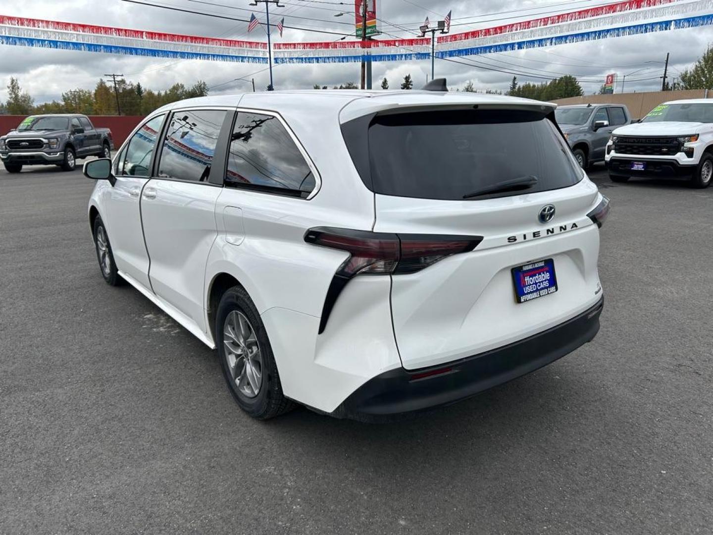 2023 WHITE TOYOTA SIENNA LE LE (5TDKRKECXPS) with an 2.5L engine, Continuously Variable transmission, located at 2525 S. Cushman, Fairbanks, AK, 99701, (907) 452-5707, 64.824036, -147.712311 - Photo#3