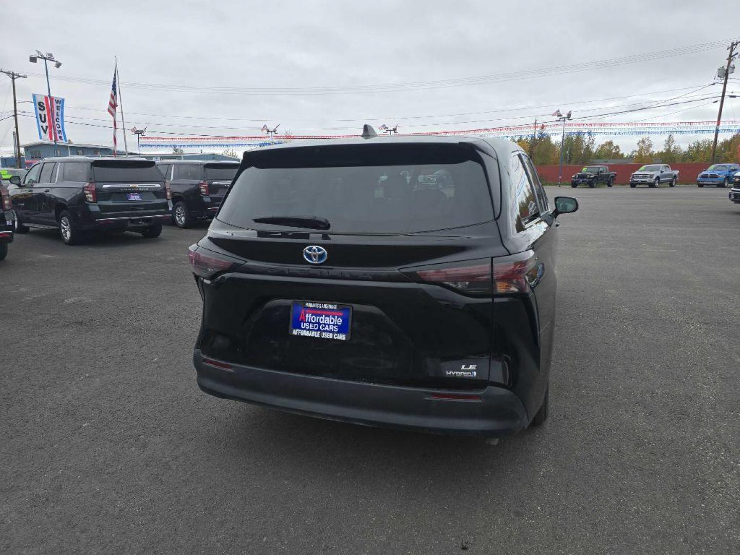 2023 BLACK TOYOTA SIENNA LE LE (5TDKRKEC0PS) with an 2.5L engine, Continuously Variable transmission, located at 2525 S. Cushman, Fairbanks, AK, 99701, (907) 452-5707, 64.824036, -147.712311 - Photo#2