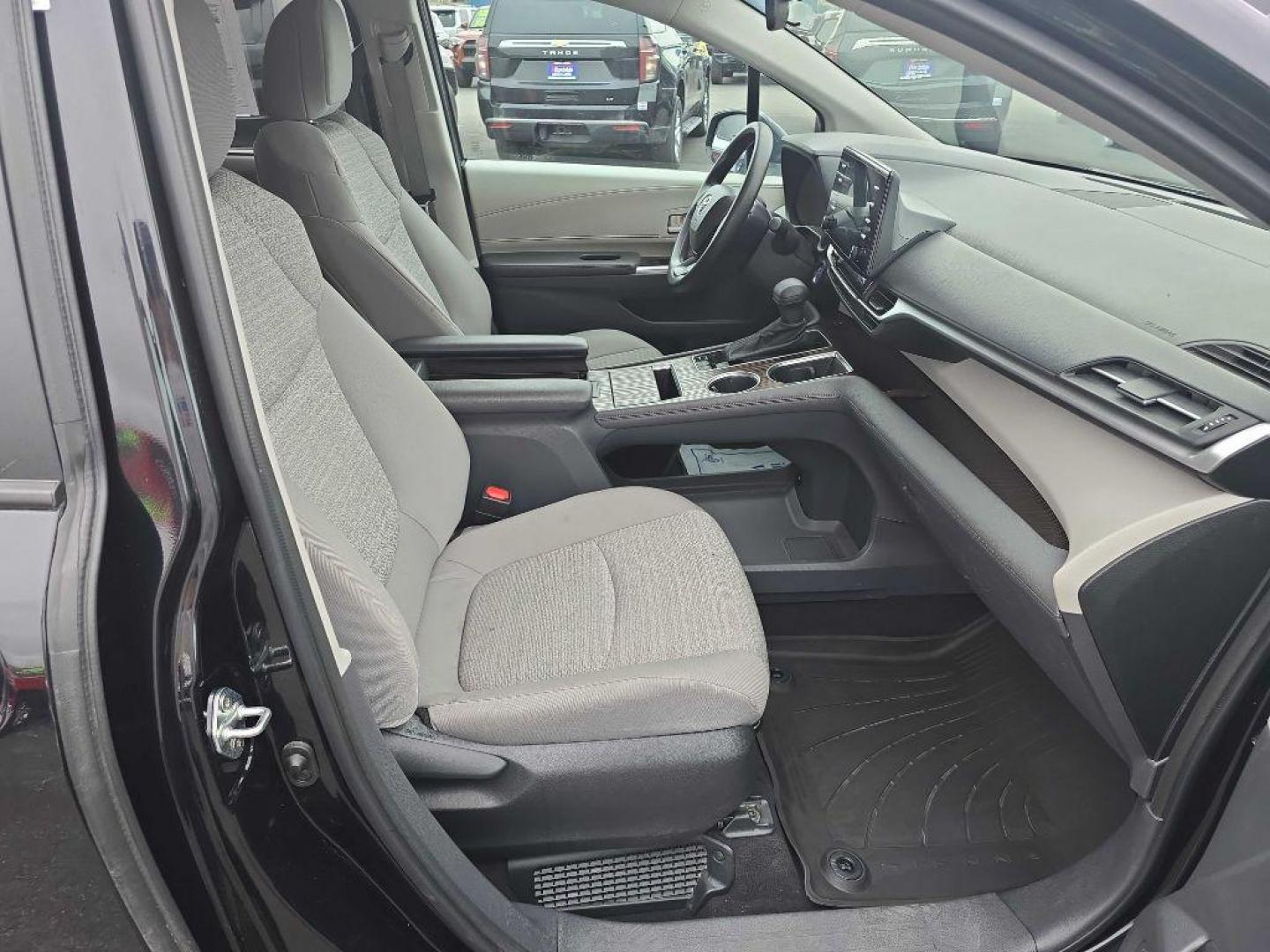 2023 BLACK TOYOTA SIENNA LE LE (5TDKRKEC0PS) with an 2.5L engine, Continuously Variable transmission, located at 2525 S. Cushman, Fairbanks, AK, 99701, (907) 452-5707, 64.824036, -147.712311 - Photo#3