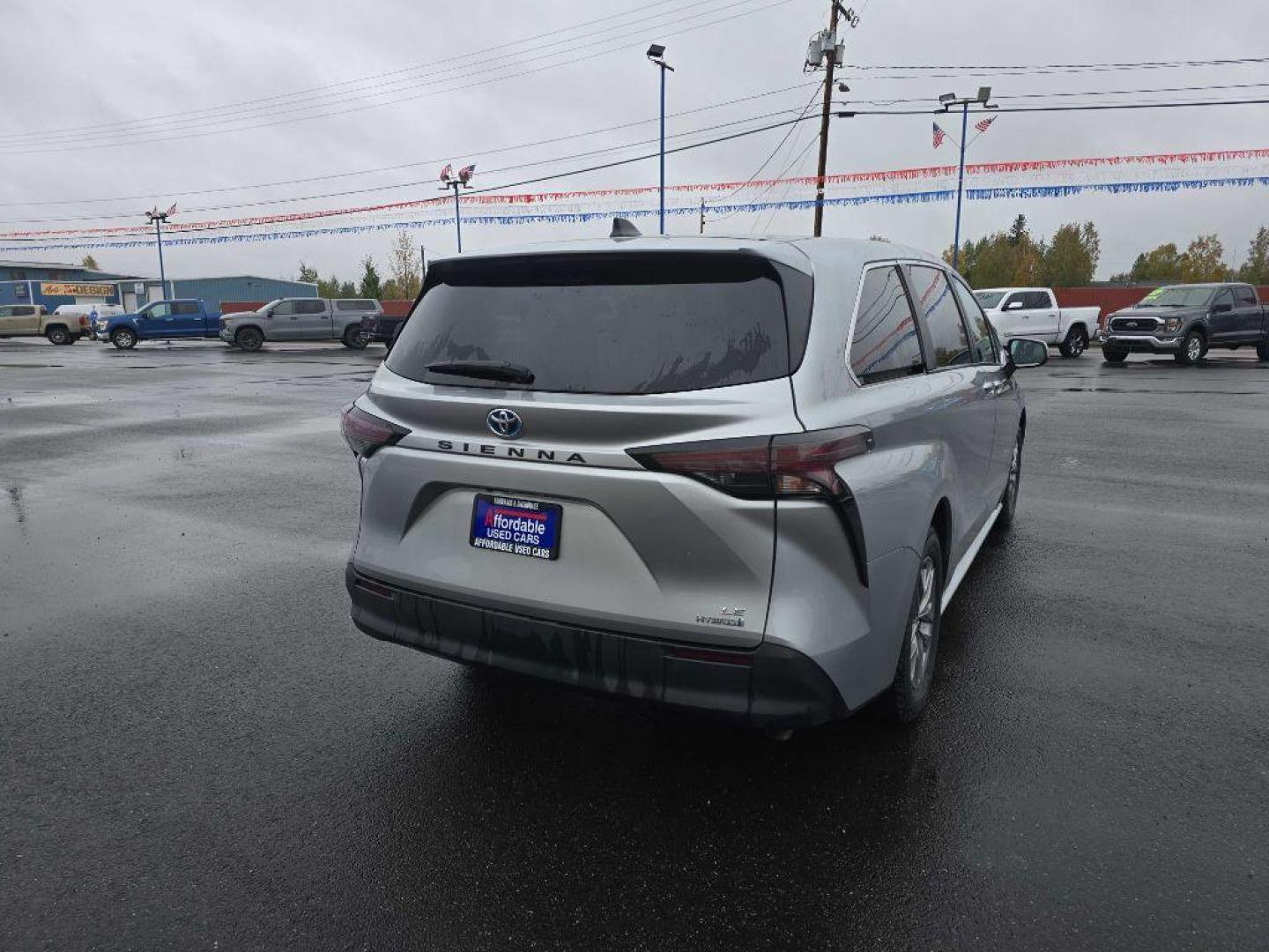 2023 SILVER TOYOTA SIENNA LE LE (5TDKRKEC8PS) with an 2.5L engine, Continuously Variable transmission, located at 2525 S. Cushman, Fairbanks, AK, 99701, (907) 452-5707, 64.824036, -147.712311 - Photo#2