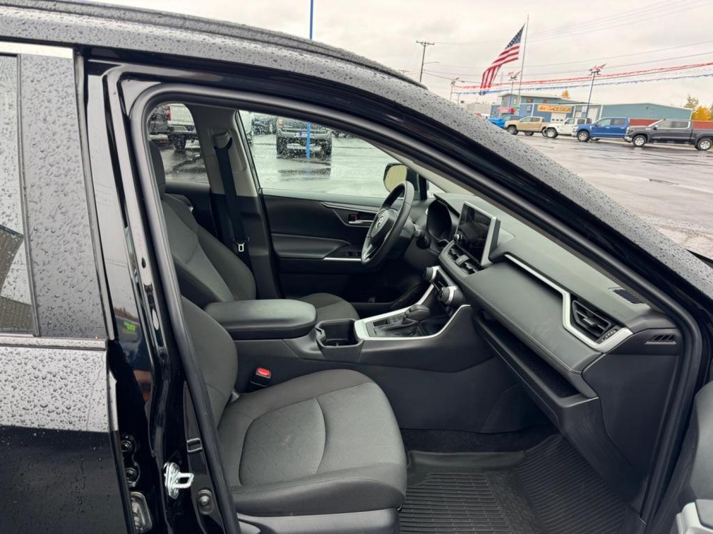 2023 BLACK TOYOTA RAV4 XLE XLE (2T3P1RFV1PW) with an 2.5L engine, Automatic transmission, located at 2525 S. Cushman, Fairbanks, AK, 99701, (907) 452-5707, 64.824036, -147.712311 - Photo#4