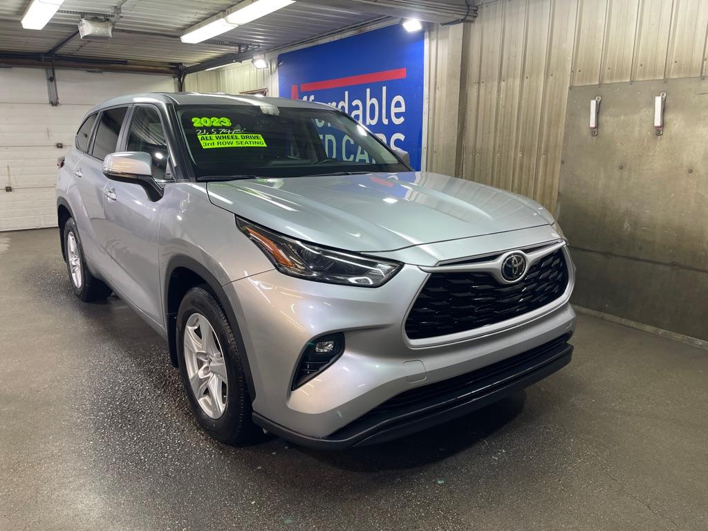 photo of 2023 TOYOTA HIGHLANDER L