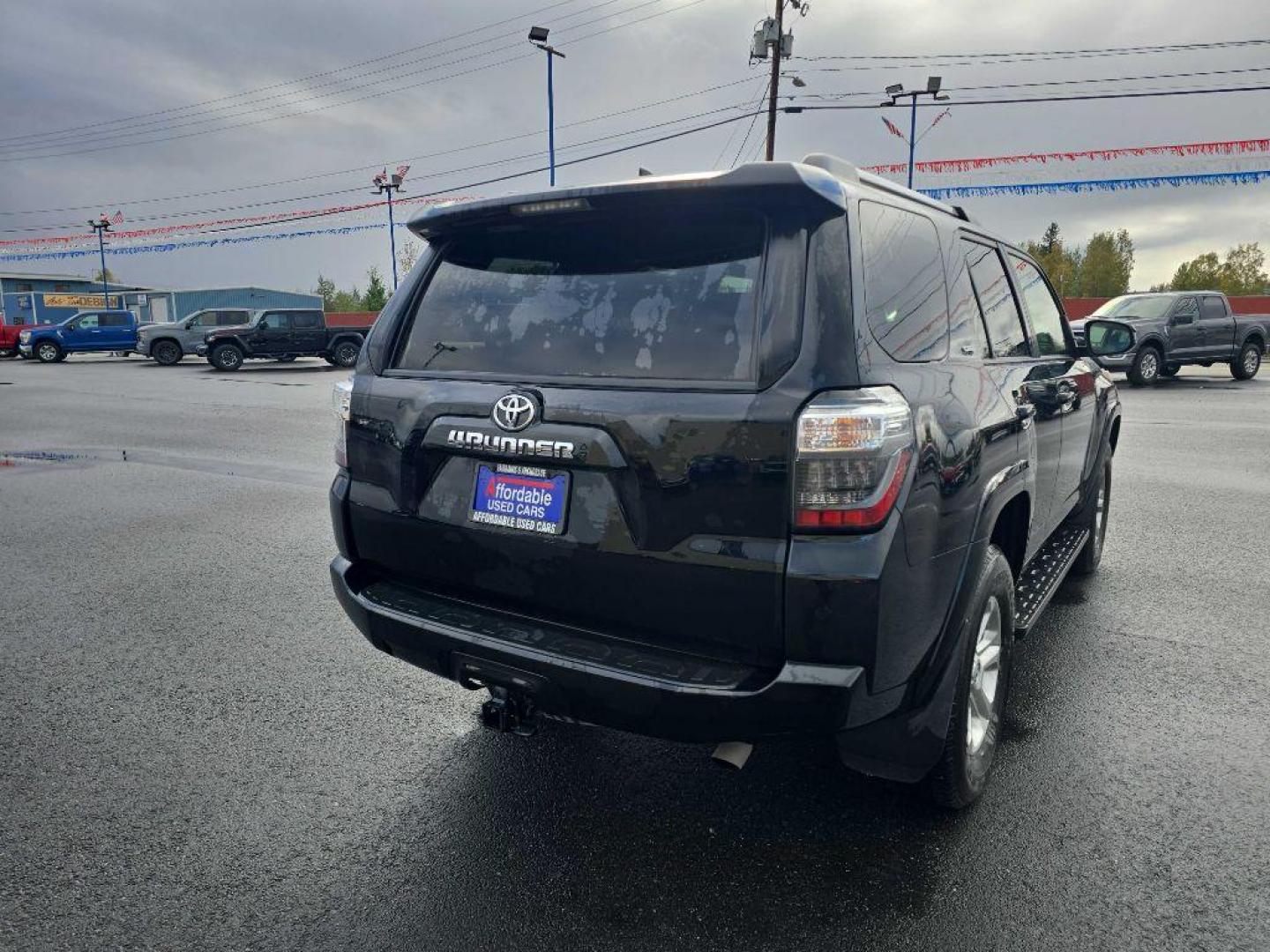 2023 BLACK TOYOTA 4RUNNER SE (JTEMU5JR1P6) with an 4.0L engine, Automatic transmission, located at 2525 S. Cushman, Fairbanks, AK, 99701, (907) 452-5707, 64.824036, -147.712311 - Photo#1