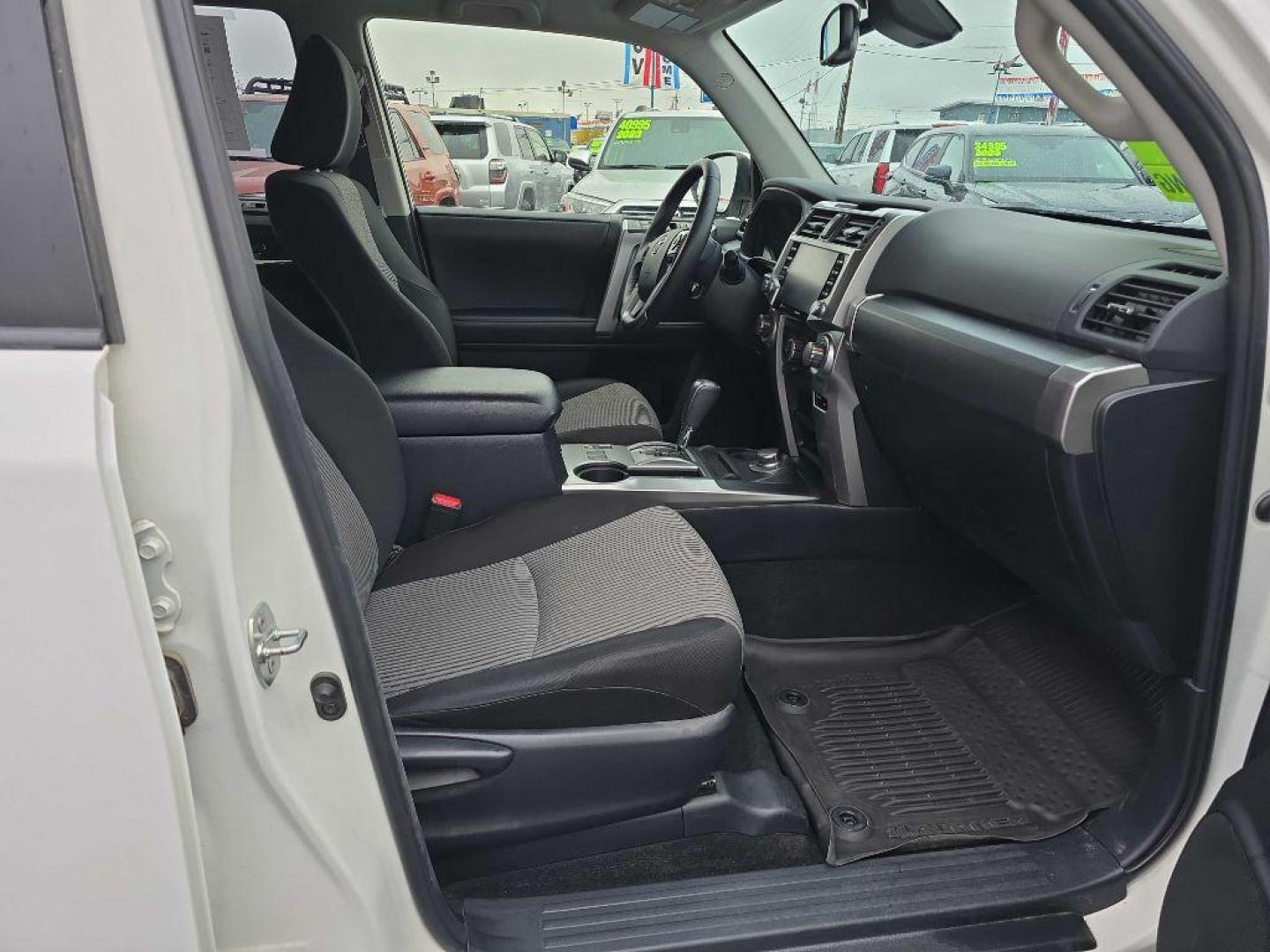 2023 WHITE TOYOTA 4RUNNER SE (JTEMU5JR2P6) with an 4.0L engine, Automatic transmission, located at 2525 S. Cushman, Fairbanks, AK, 99701, (907) 452-5707, 64.824036, -147.712311 - Photo#3